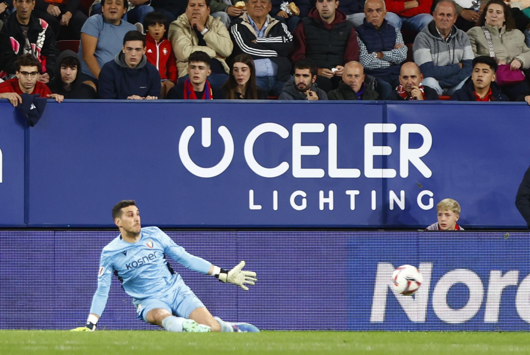 $!Osasuna baja de su nube al Barcelona y le quita lo invicto