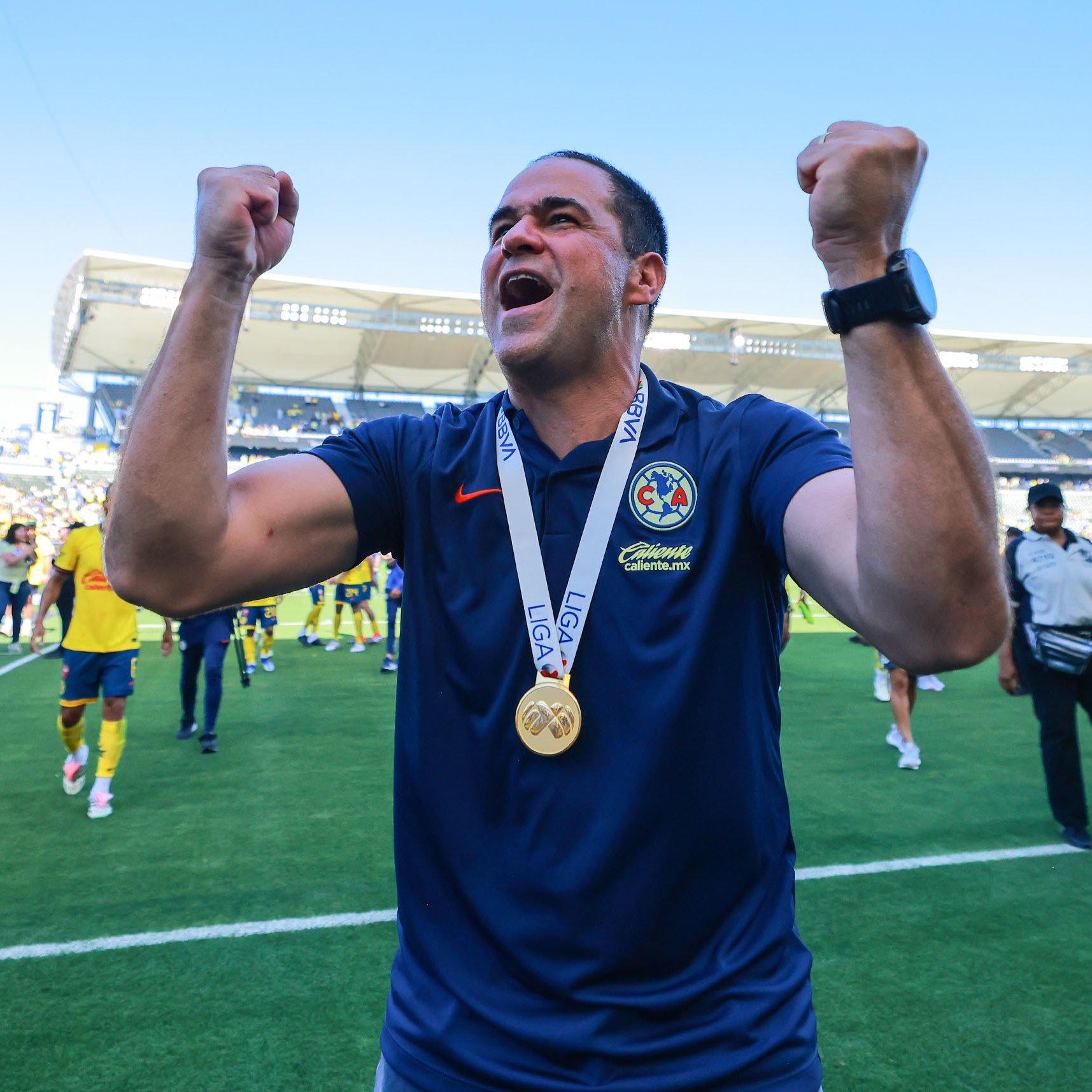 $!André Jardine se convierte en el mejor técnico en la historia del América