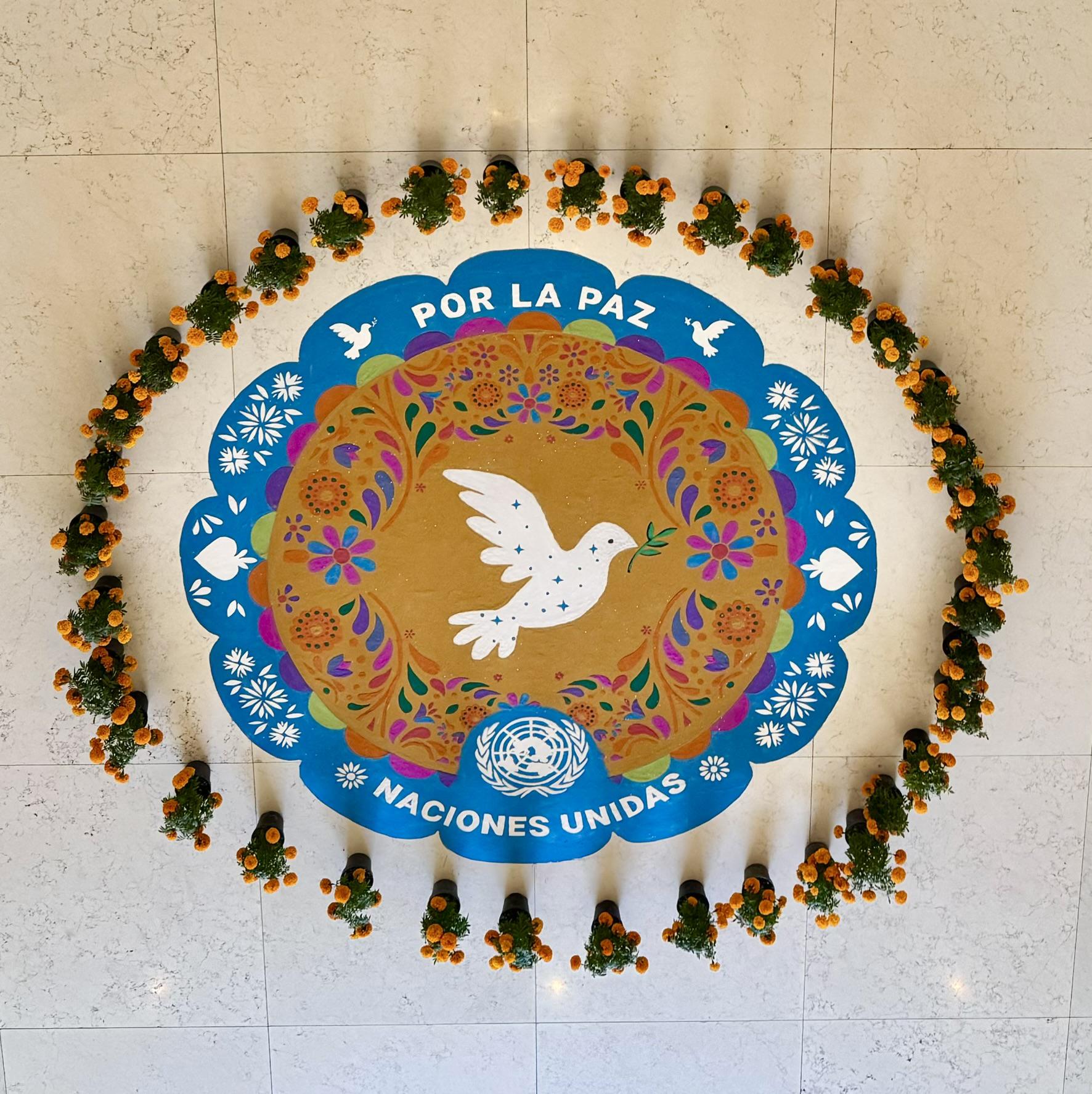 $!ONU se suma a la tradición popular mexicana con ofrendas por la vida y la paz