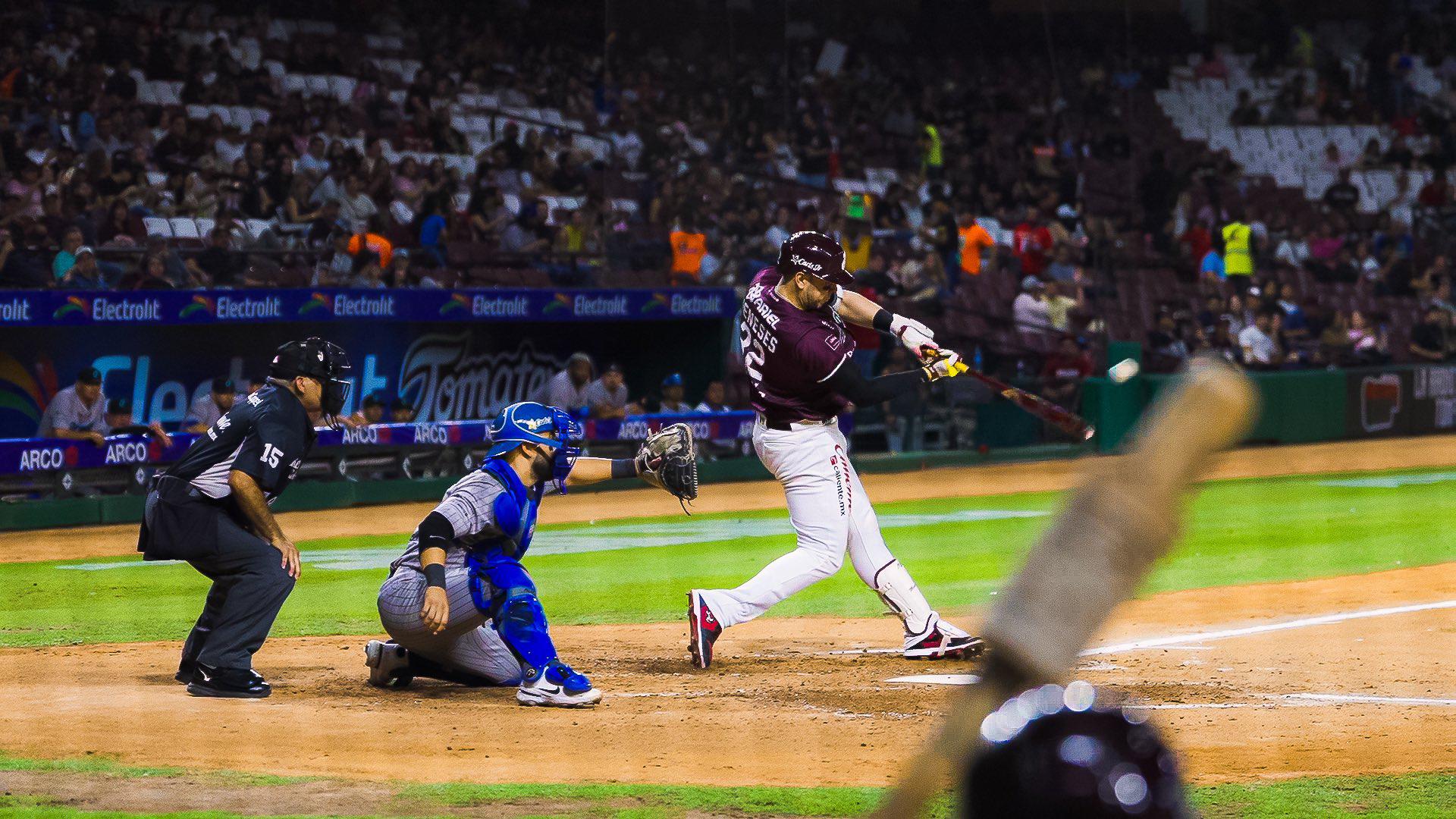 $!Grand slam de ‘CabaJoey’ Meneses asegura octava serie para Tomateros