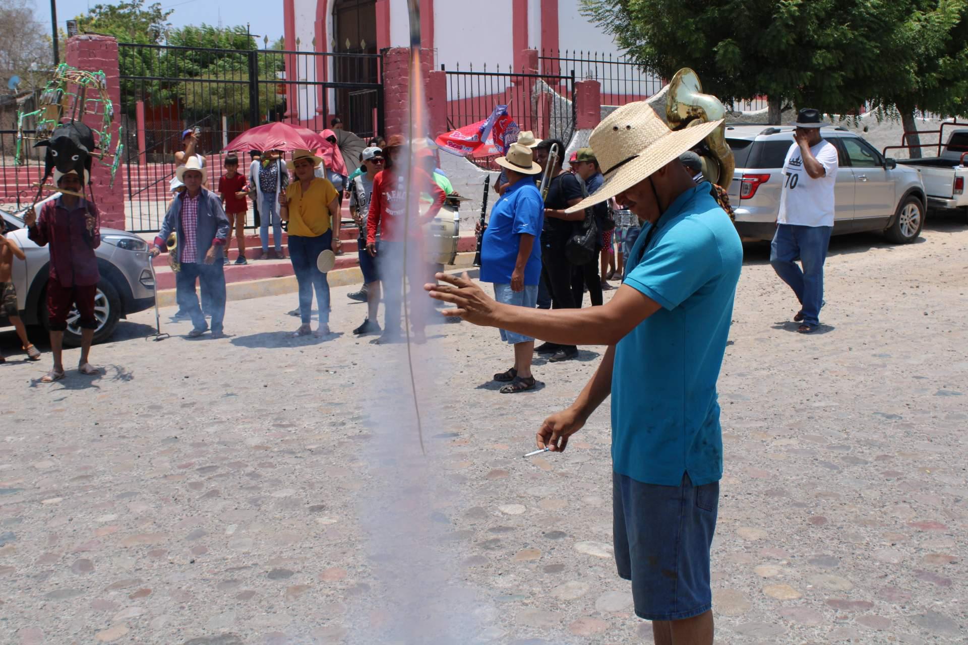 $!Cumplen con el baño a San Juan en Matatán, Rosario; le piden buen temporal de lluvias