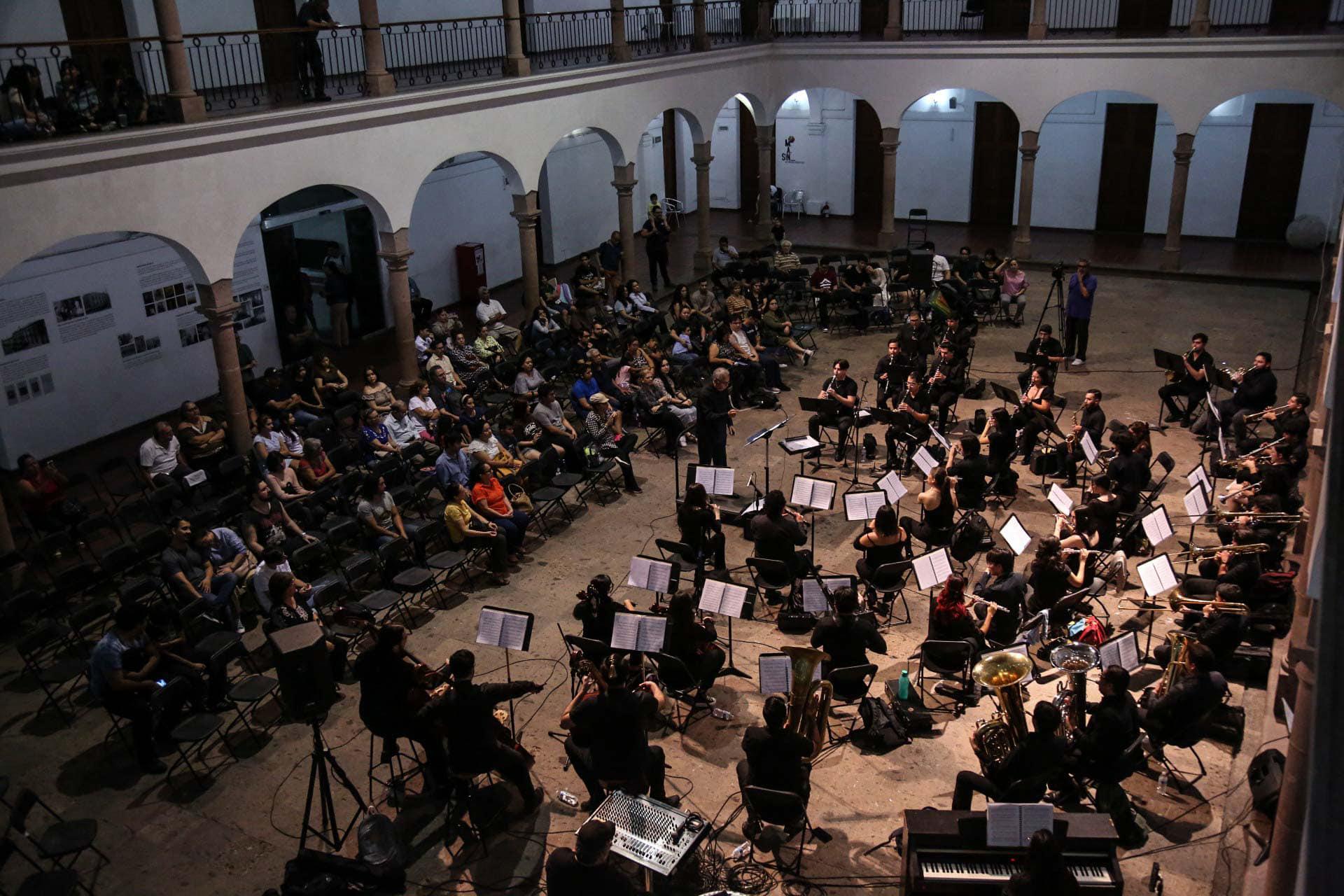 $!El espectáculo musical se llevó a cabo en el patio del Masin.