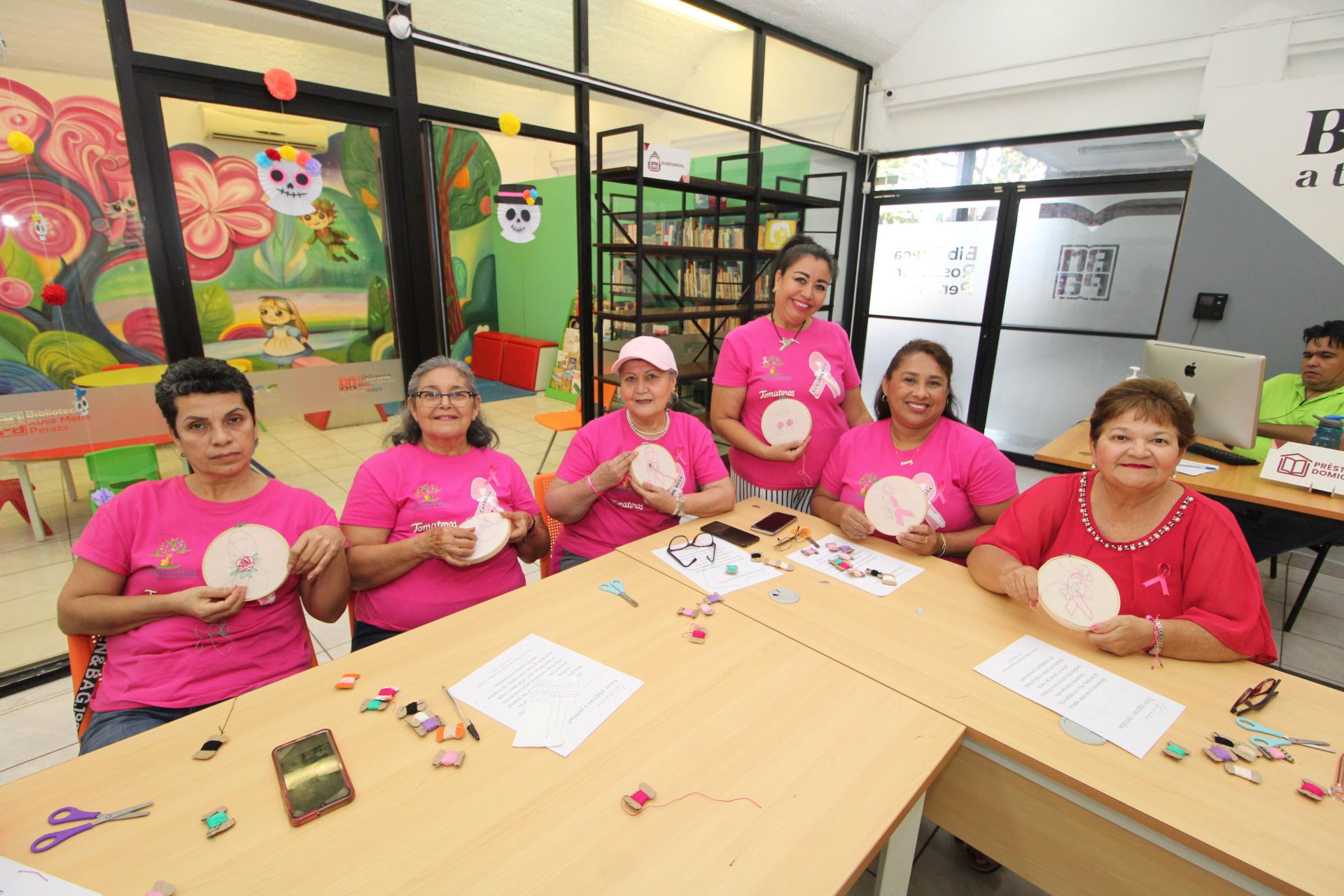 $!Integrantes del grupo Carril Rosa y a Fundación GAMMA, sobrevivientes de cáncer, participaron en el taller.