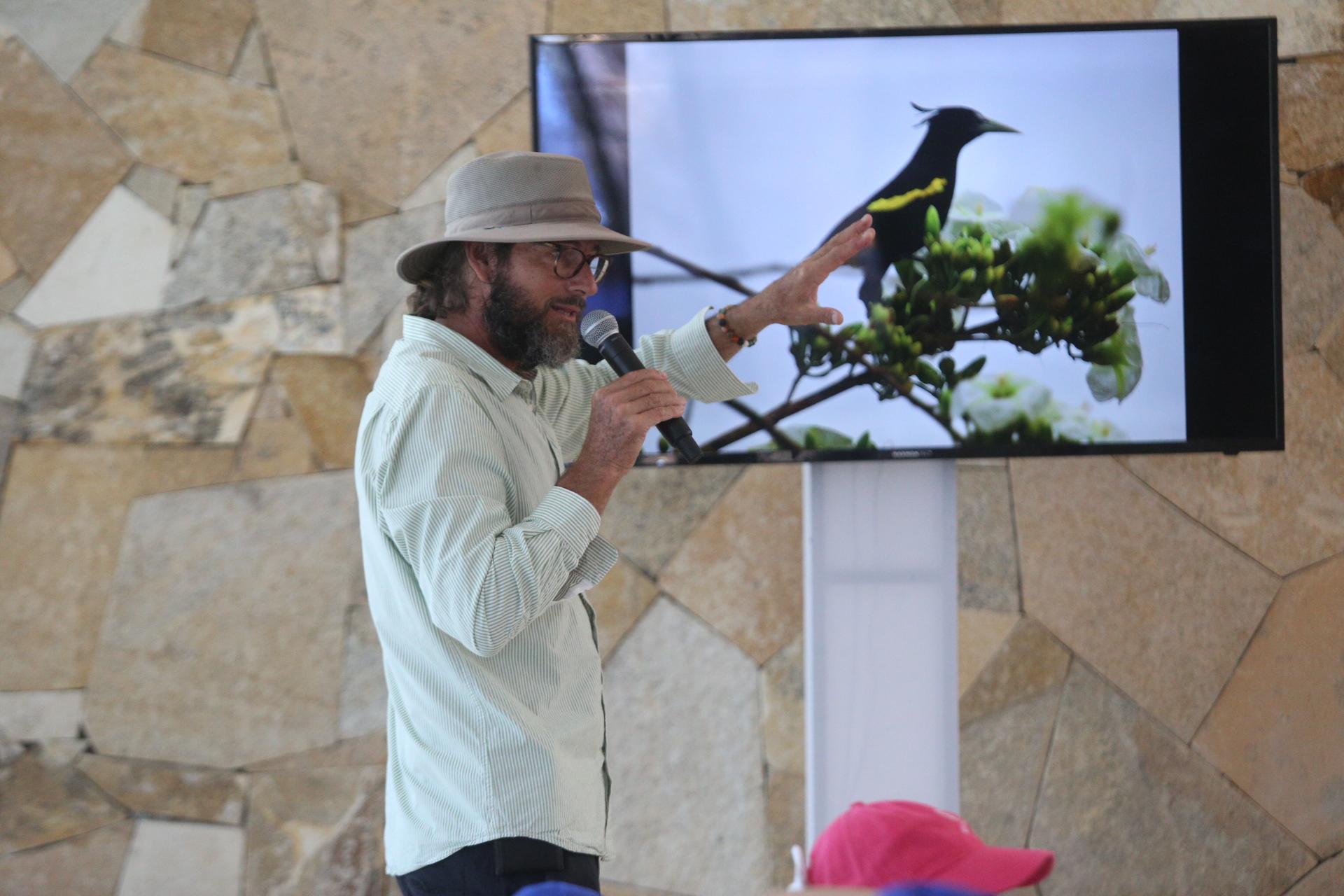 $!Los estudiantes aprendieron sobre la vida silvestre de distintas especies como aves.