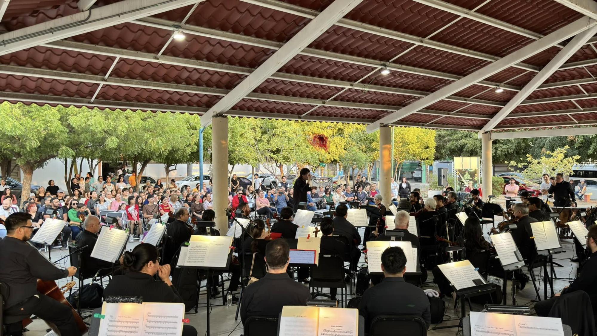 $!Los músicos llegaron ofrecieron una segunda función en la colonia 4 de Marzo.