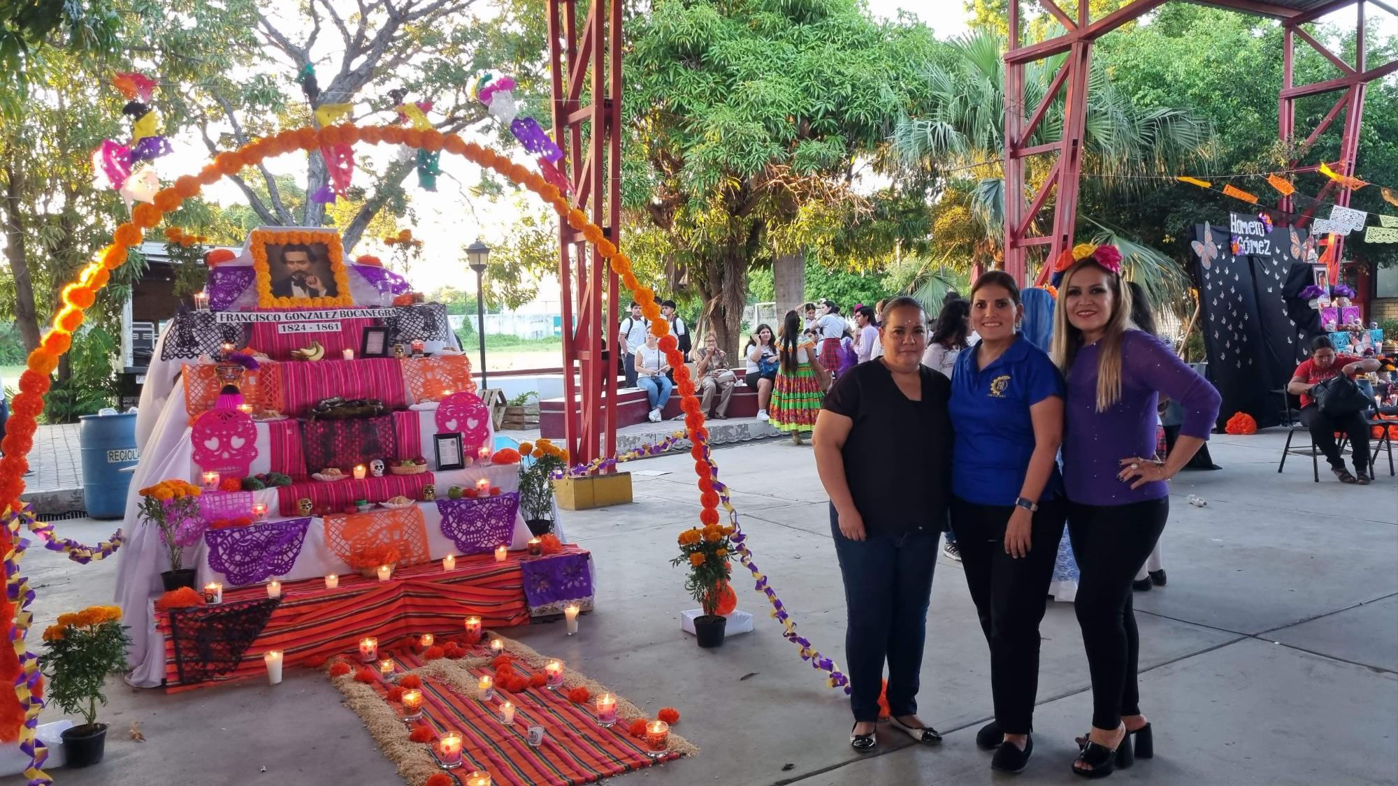 $!Cbtis 51 resalta las tradiciones mexicanas con Festival del Día de Muertos y exhibición de altares