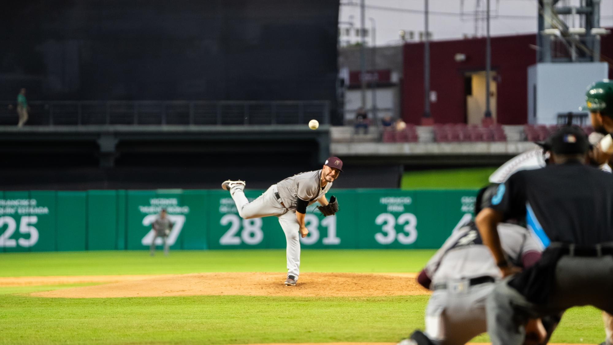 $!Cañeros de Los Mochis le pega de visita a Tomateros de Culiacán en el Cuadrangular del Bienestar 2024