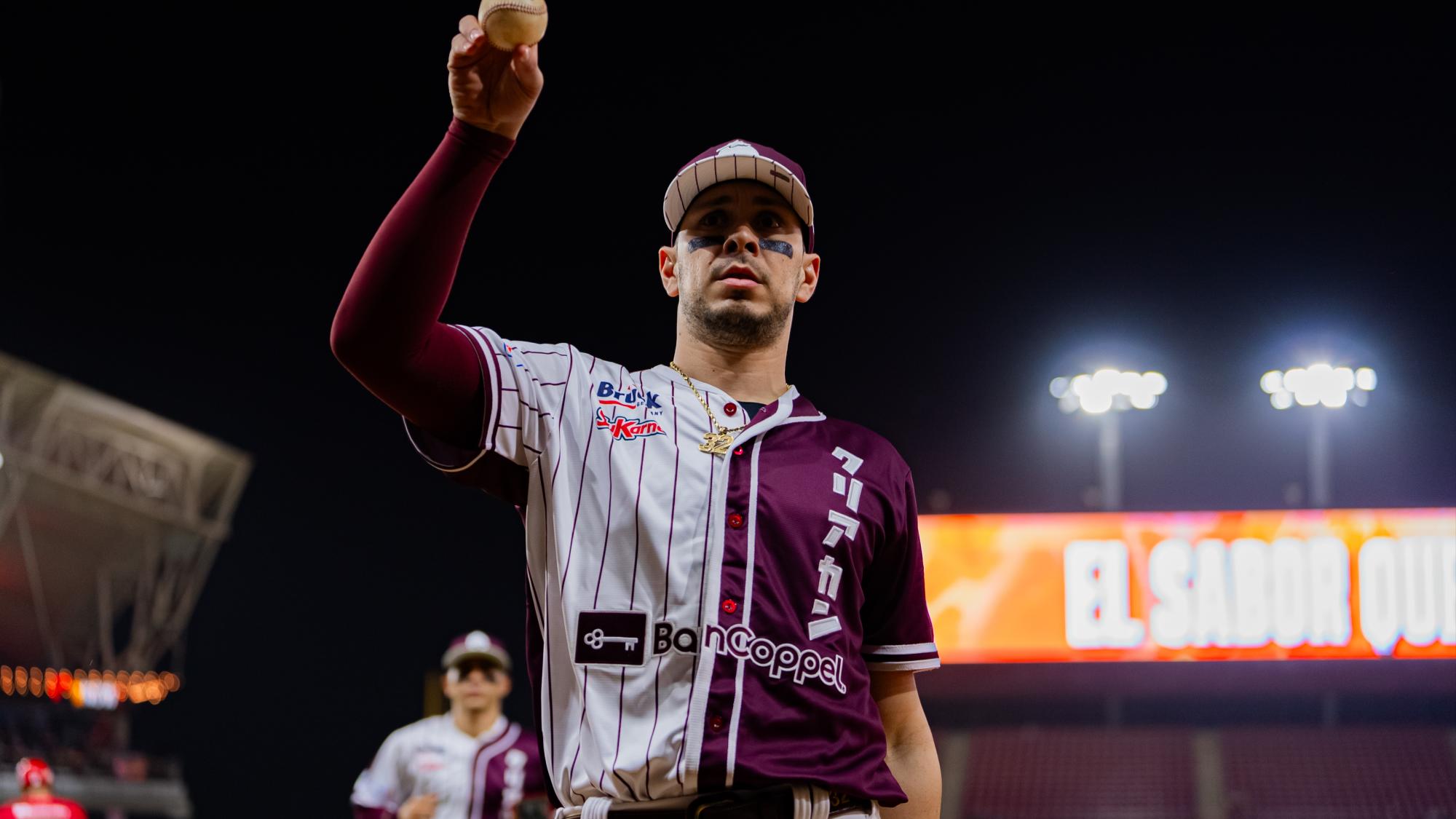 $!Tomateros de Culiacán cae en debut del mánager Roberto Vizcarra