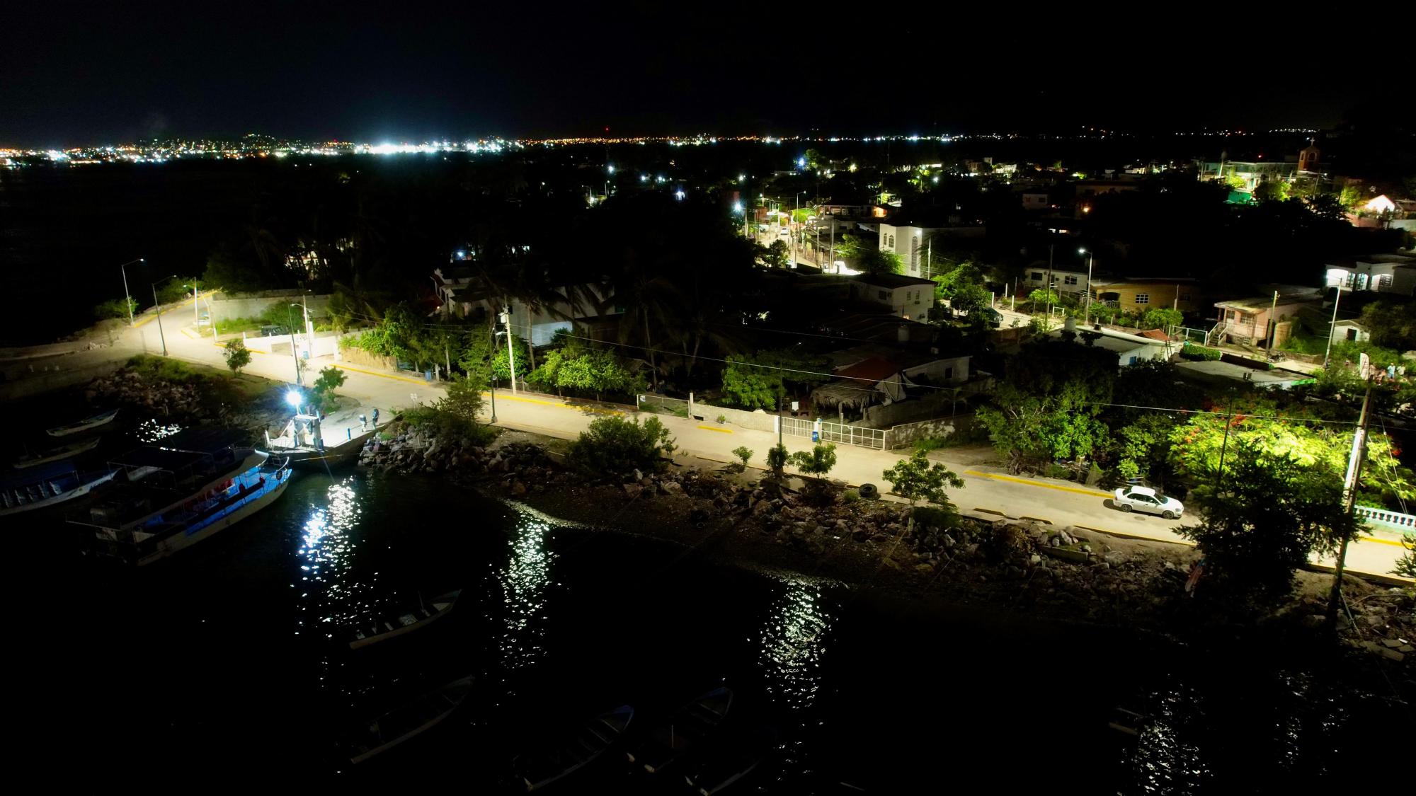 $!¡Llegó la luz! Nuevas lámparas LED iluminan la Isla de la Piedra