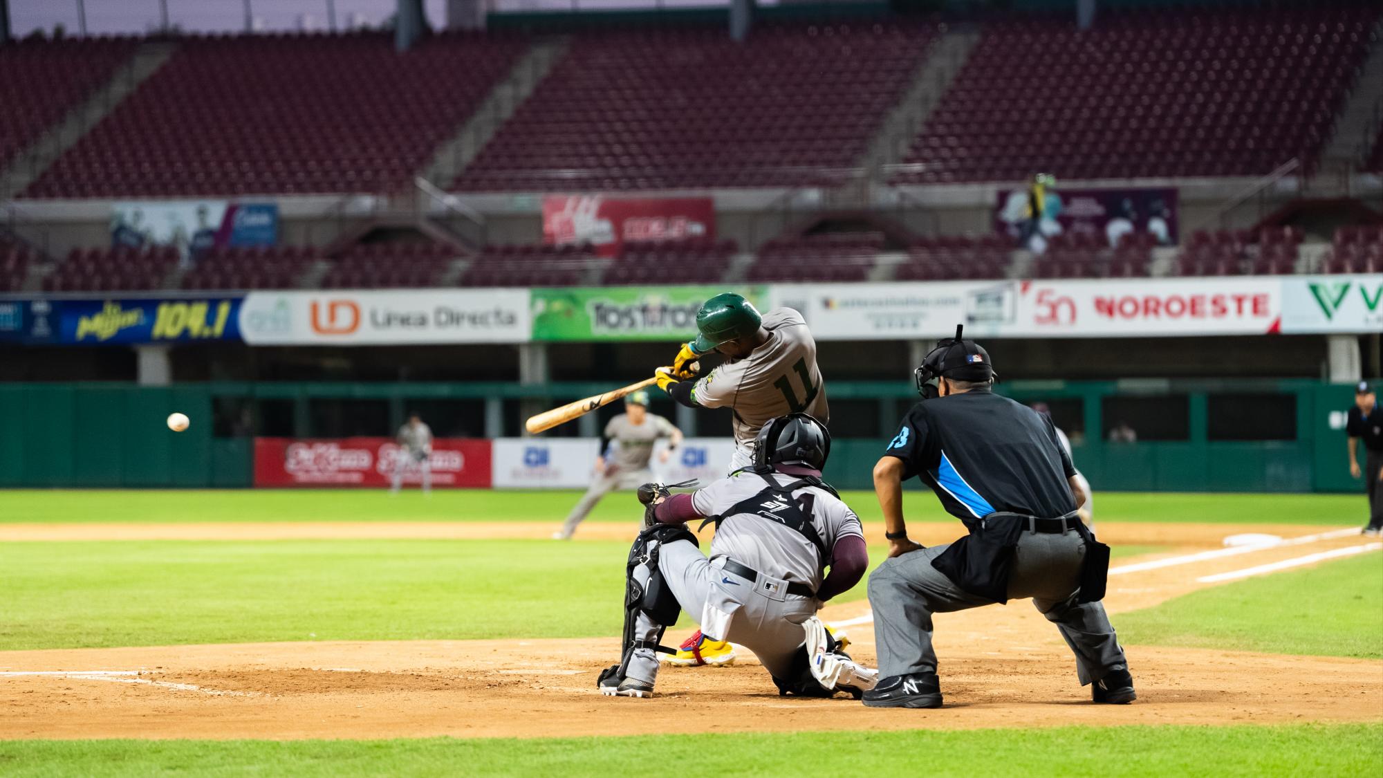 $!Cañeros de Los Mochis le pega de visita a Tomateros de Culiacán en el Cuadrangular del Bienestar 2024