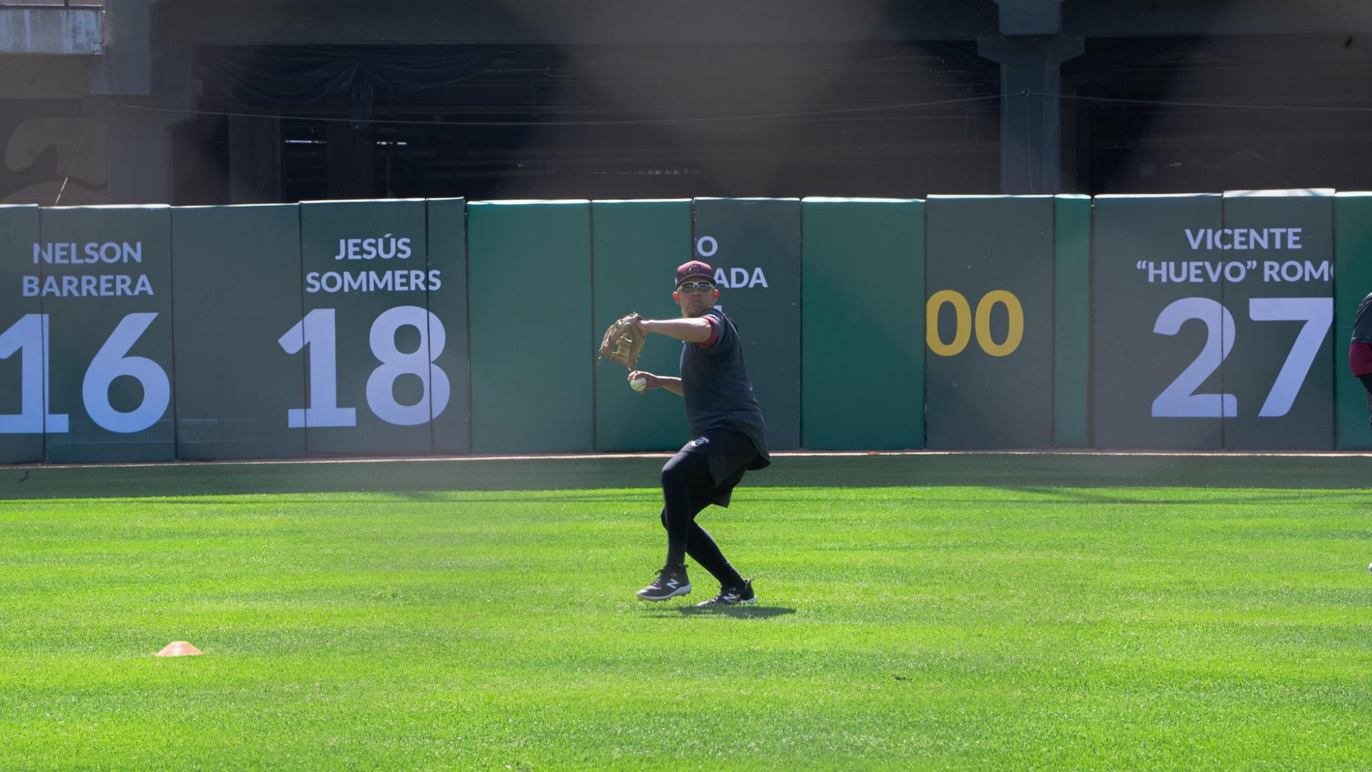 $!Trío de culiacanenses reporta en el segundo día de prácticas de Tomateros de Culiacán