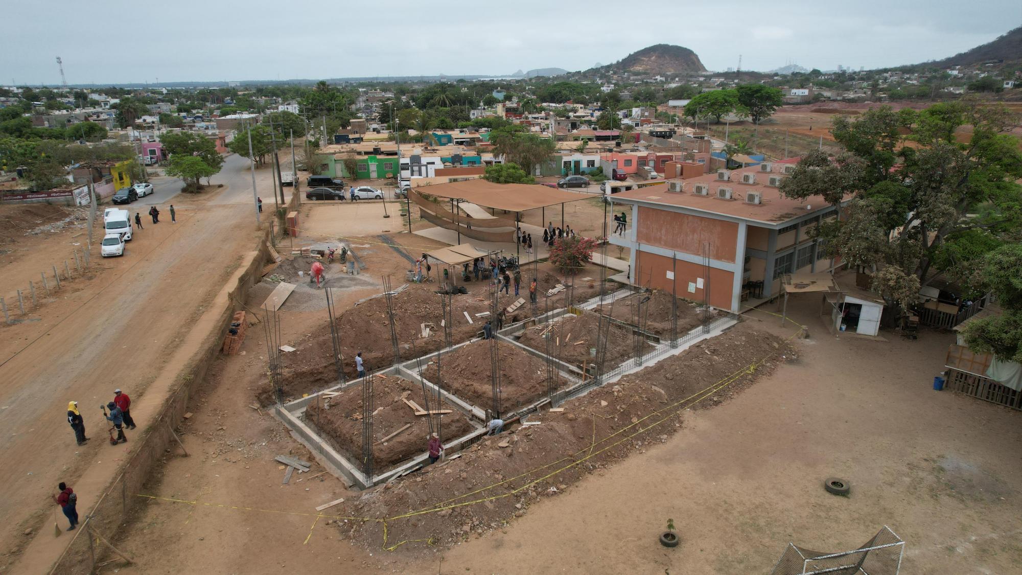 $!Dejarán aulas de cartón en Secundaria de Santa Teresa; construyen tres nuevos salones