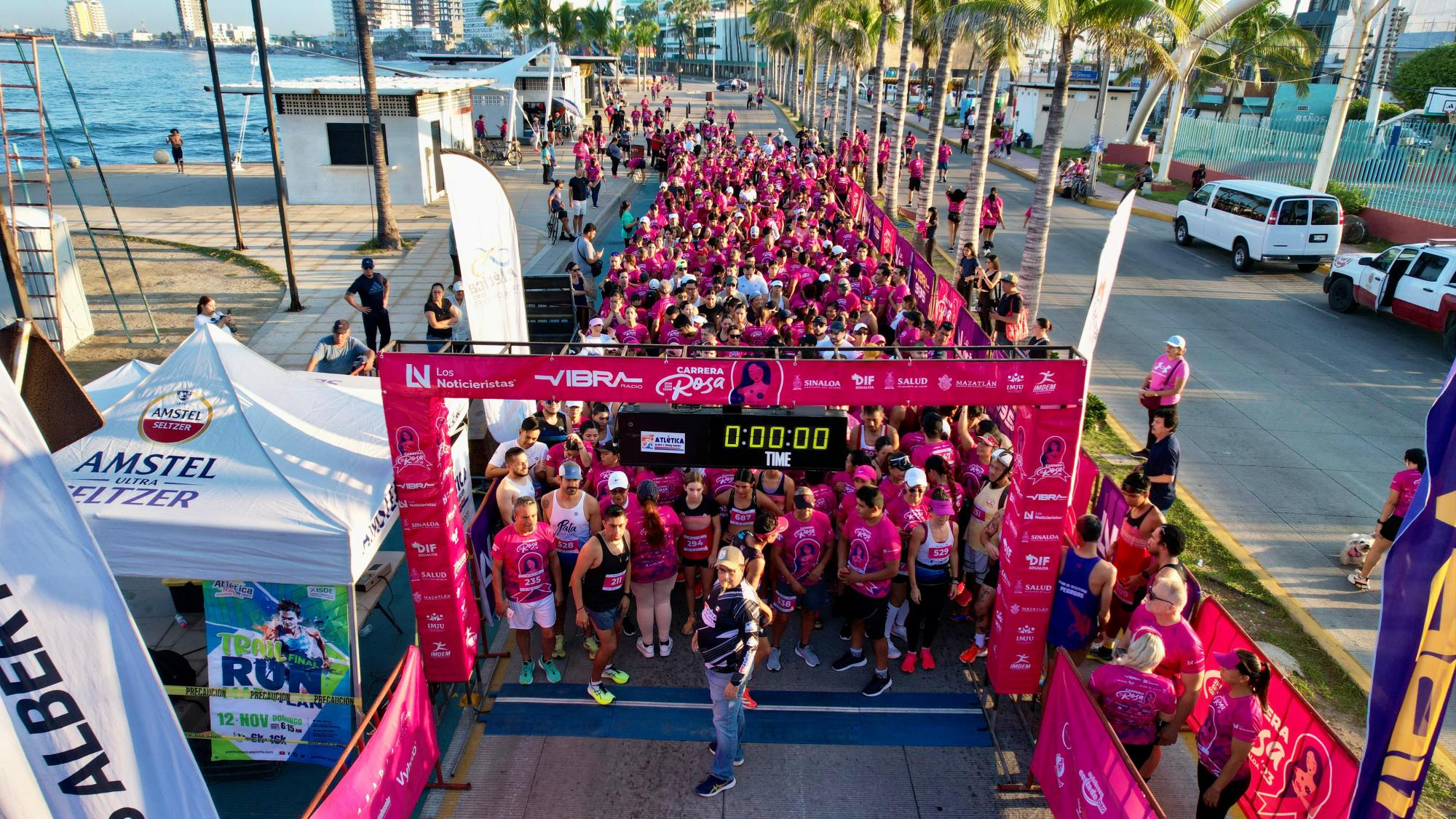 $!Impulsan Alcalde de Mazatlán y su esposa la detección oportuna del cáncer de mama