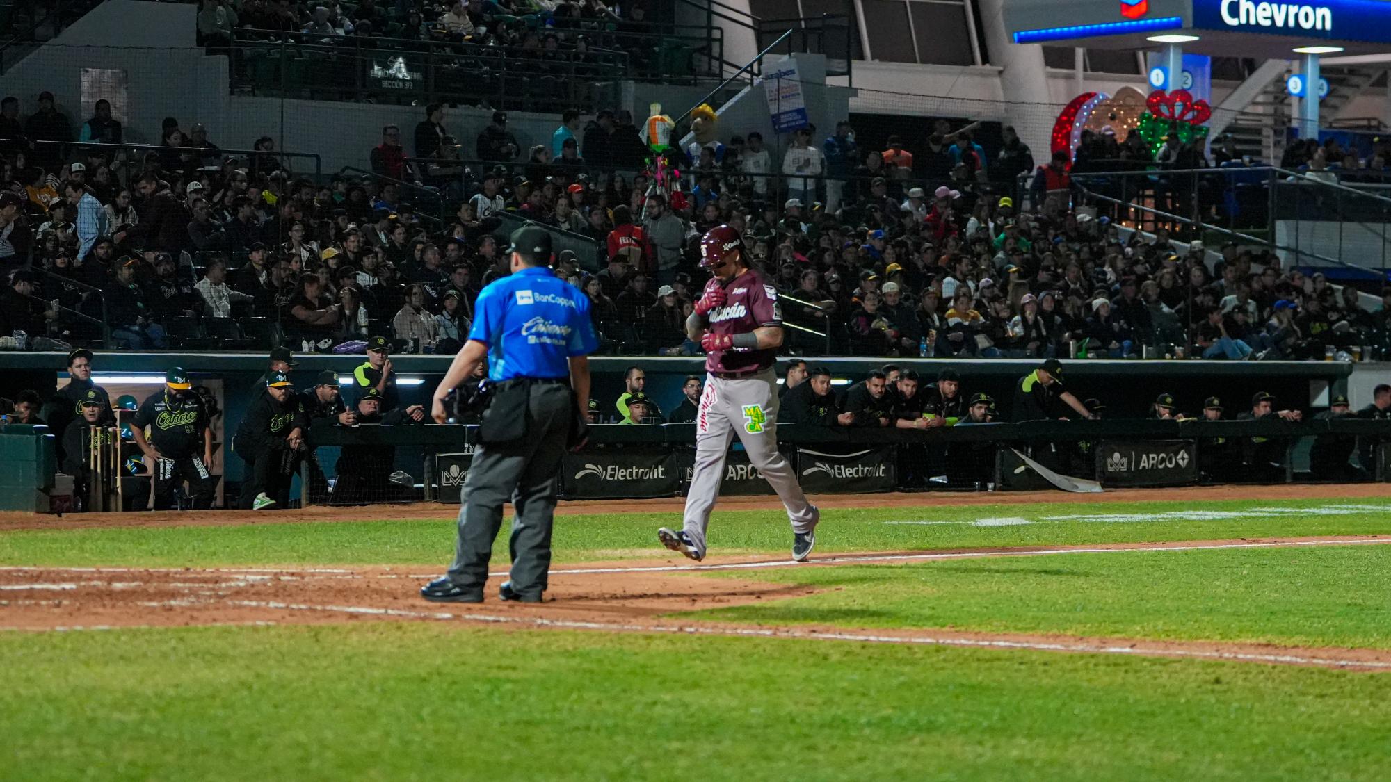 $!Tomateros inicia la segunda vuelta con una victoria a base de jonrones