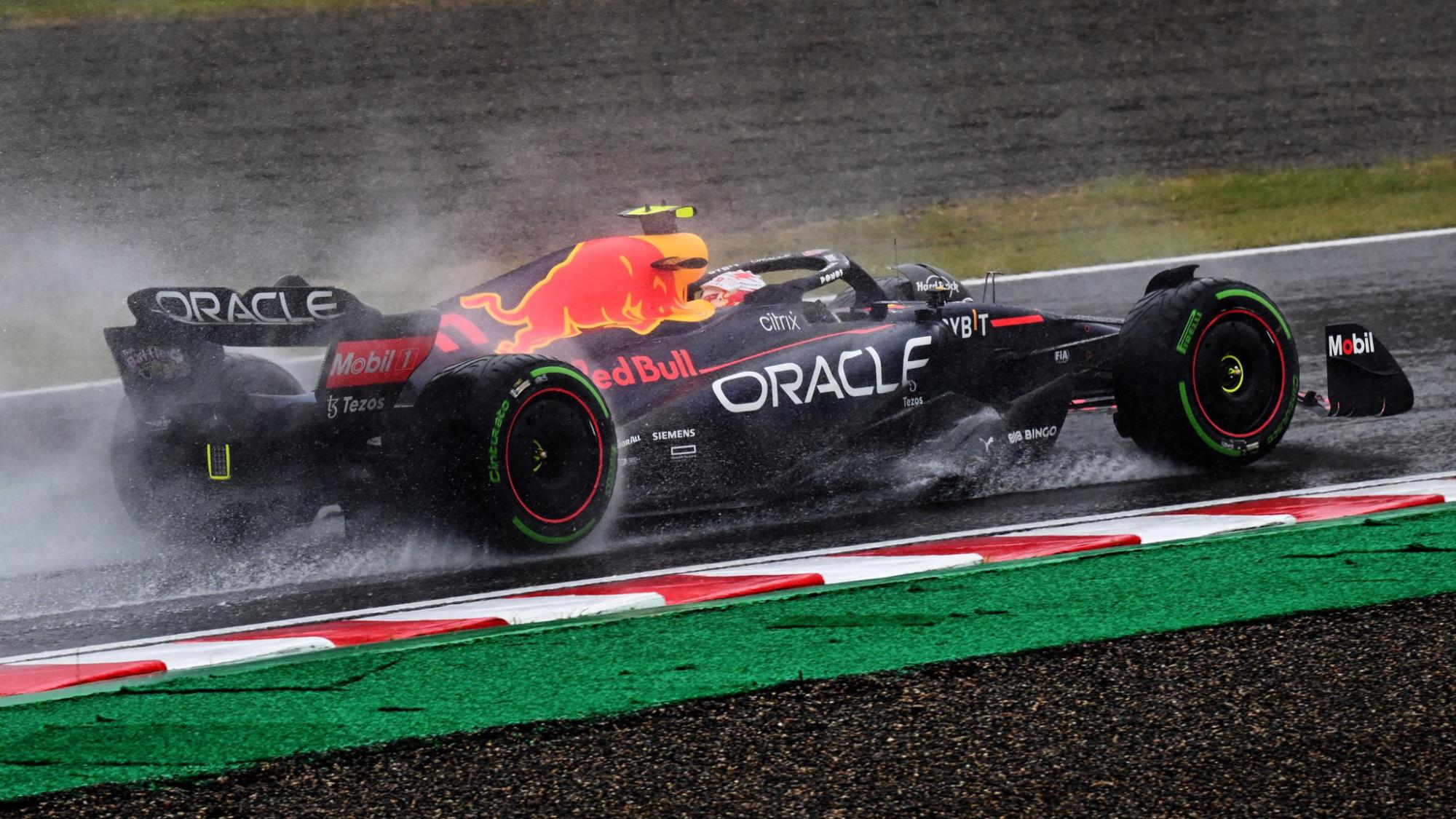 $!Checo Pérez es segundo en GP de Japón; Verstappen gana y revalida título en Fórmula 1