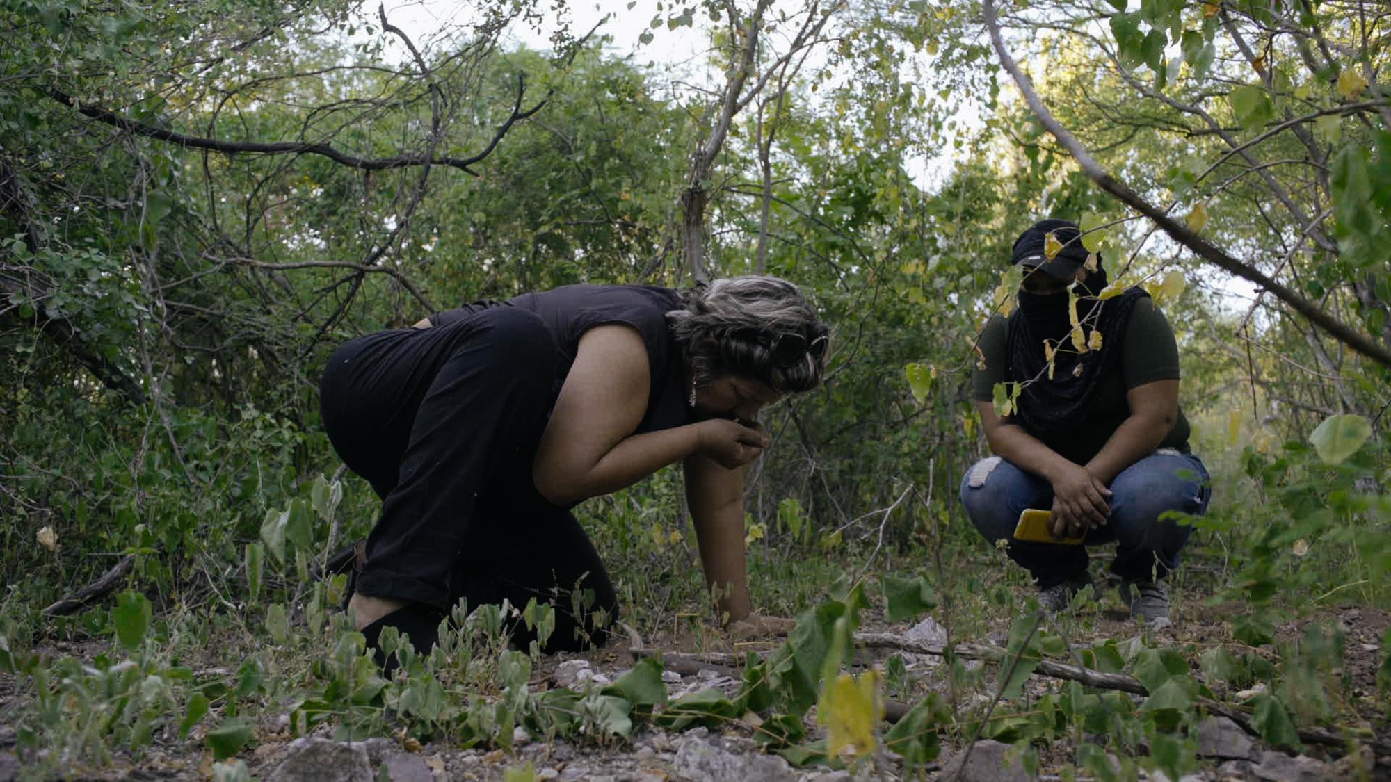 $!Escena del filme, Mirna la líder del grupo.