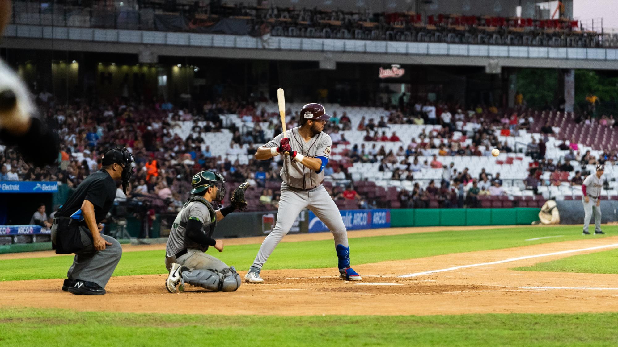 $!Cañeros de Los Mochis le pega de visita a Tomateros de Culiacán en el Cuadrangular del Bienestar 2024