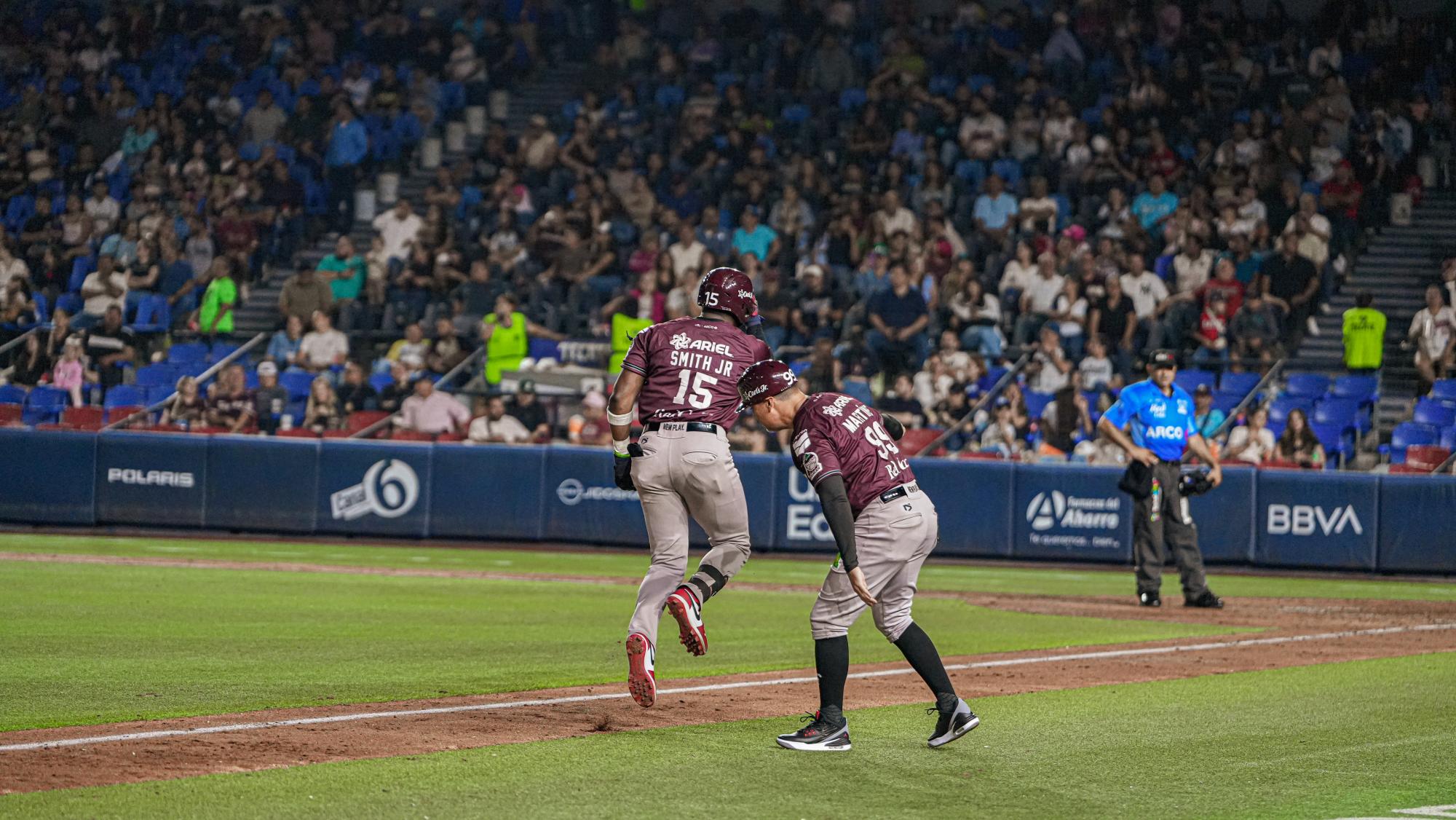 $!Con gran noche de Smith Jr. y Meneses, Tomateros asegura la serie en Monterrey