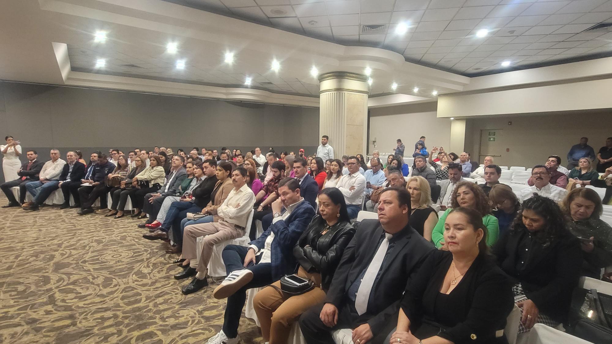 $!Rinde protesta nuevo consejo directivo de la Federación de Abogados de Sinaloa