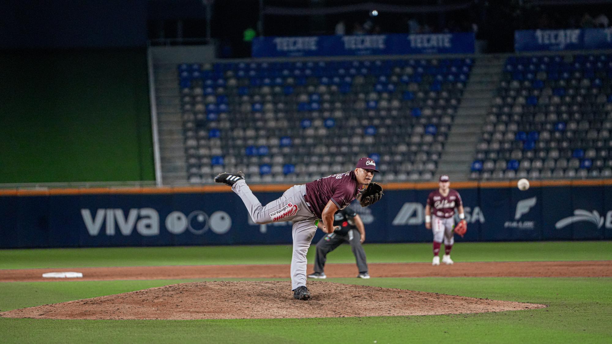 $!Tomateros se lleva un emocionante duelo de volteretas