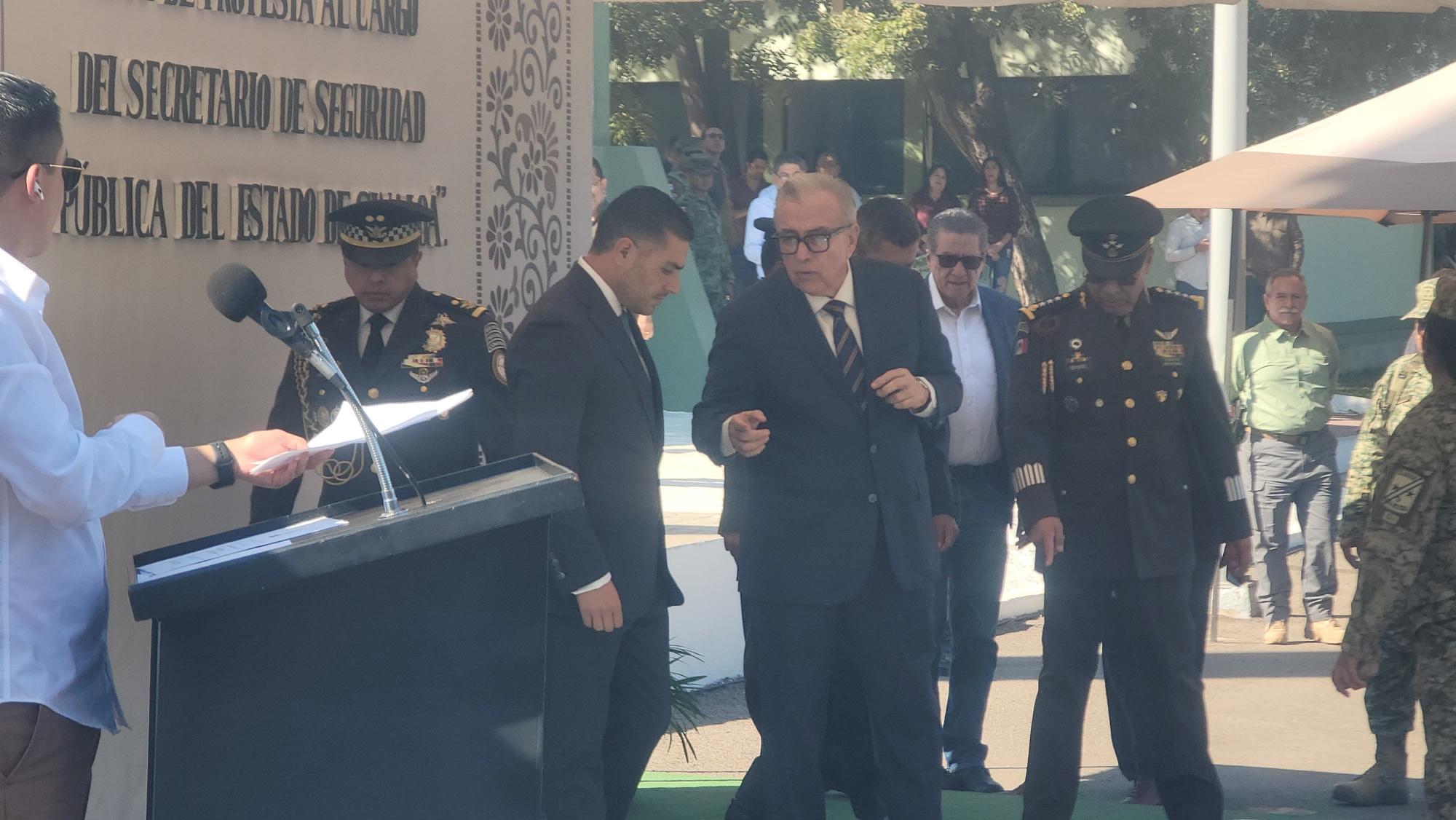 $!Llega otro militar a la SSP de Sinaloa: Óscar Rentería Schazarino es el nuevo titular