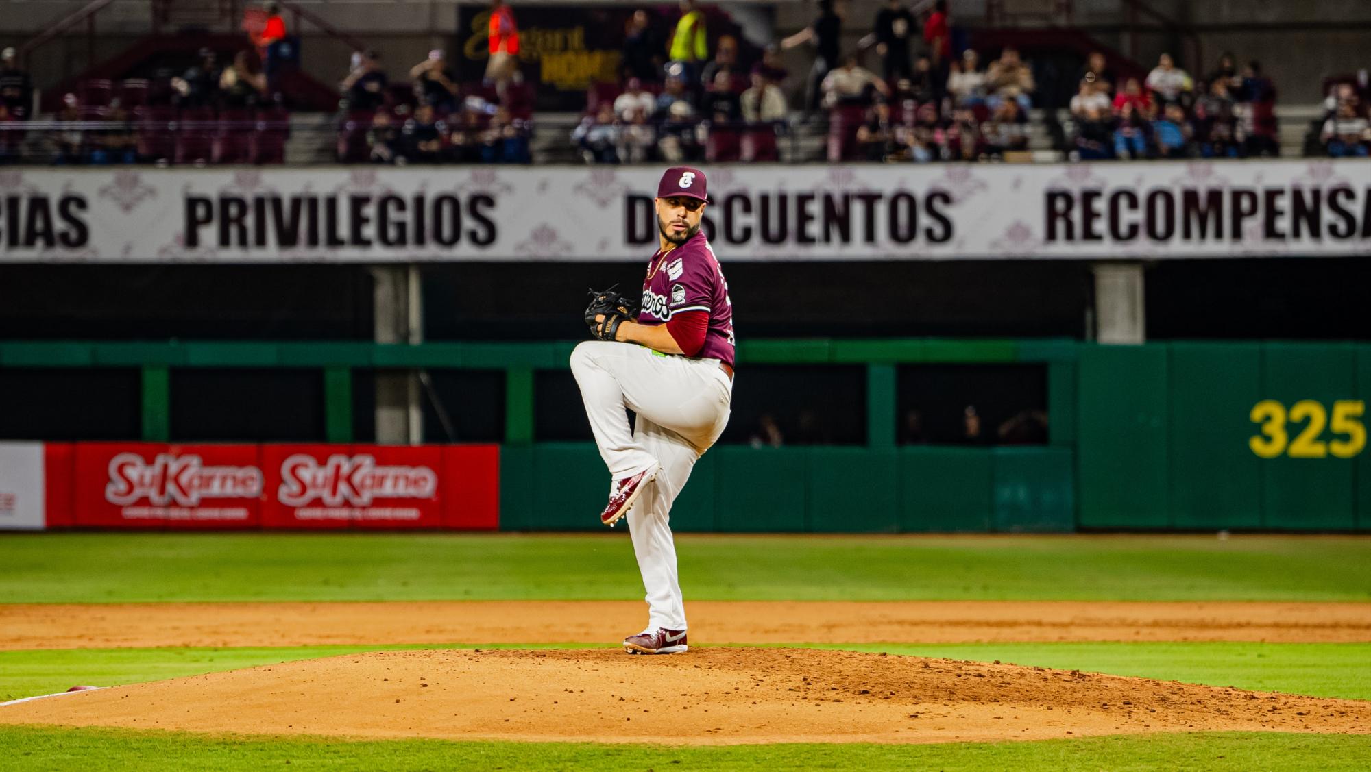 $!Efrén Navarro da el primer triunfo a Tomateros de Culiacán en los playoffs