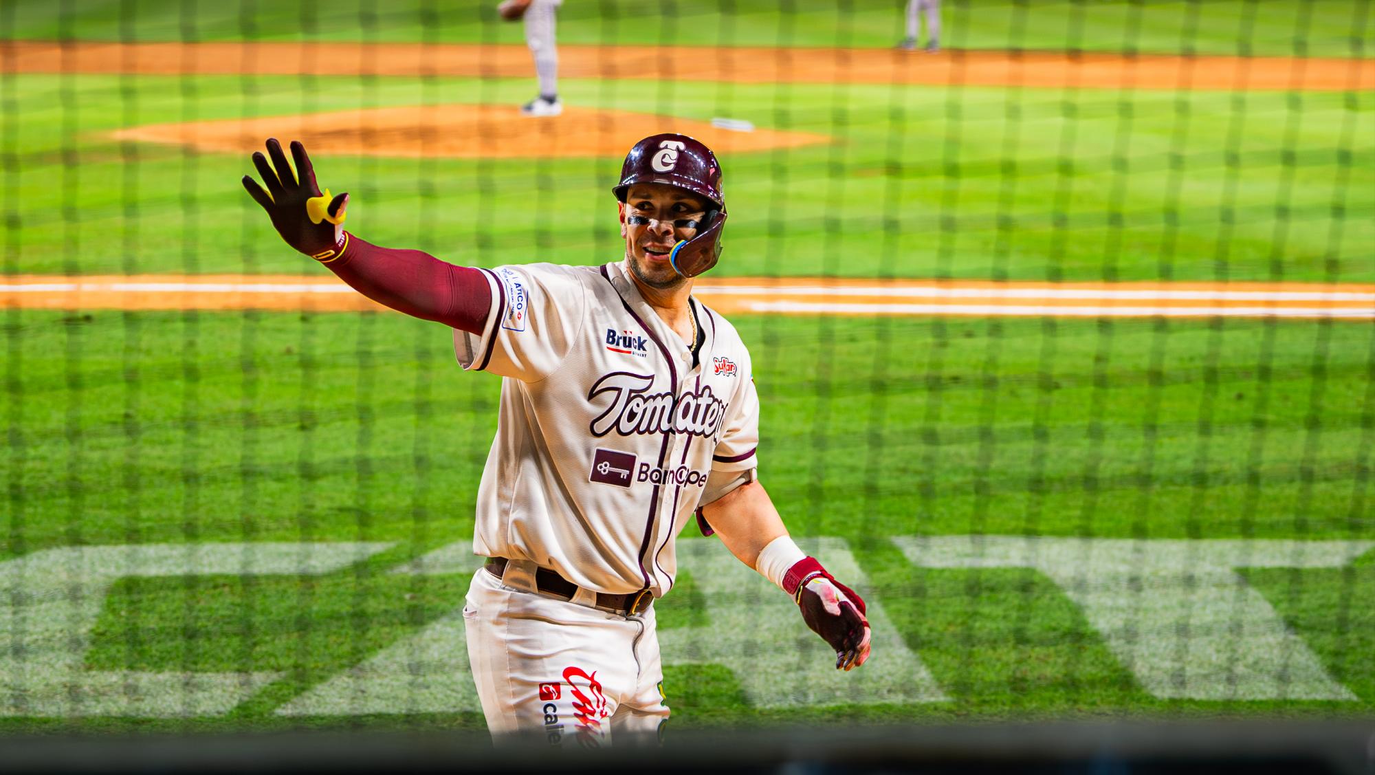 $!Tomateros de Culiacán vuelve a sacar la escoba para extender su racha a siete victorias en fila