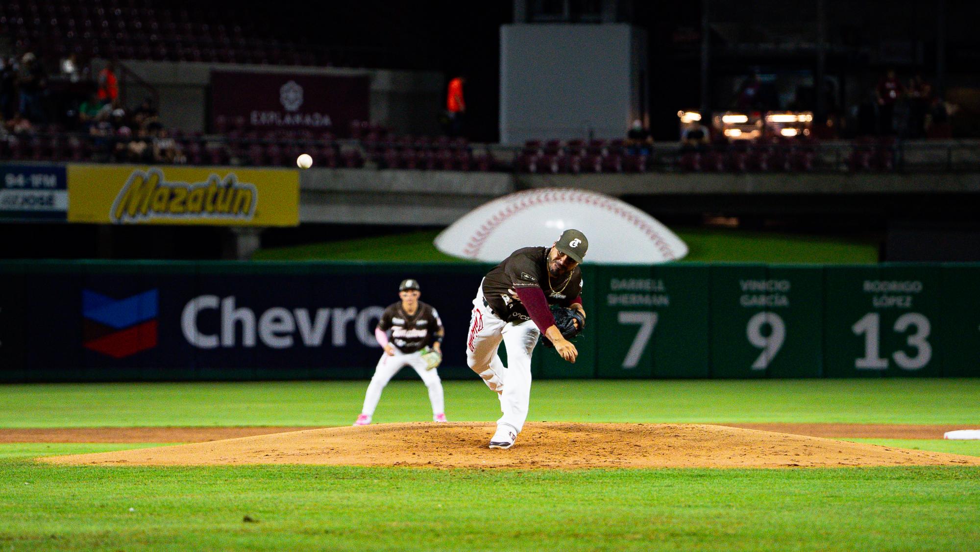 $!Tomateros de Culiacán toma la cima del standing de la LMP