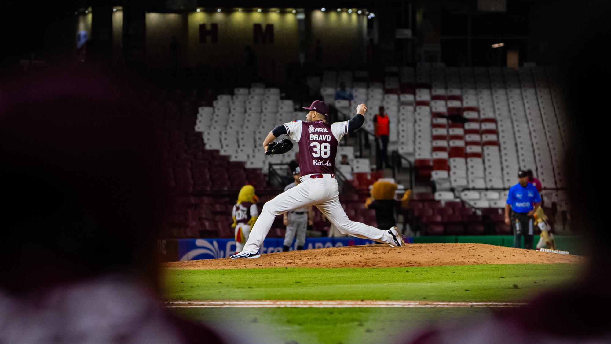 $!Joey Meneses da triunfo y serie a Tomateros de Culiacán