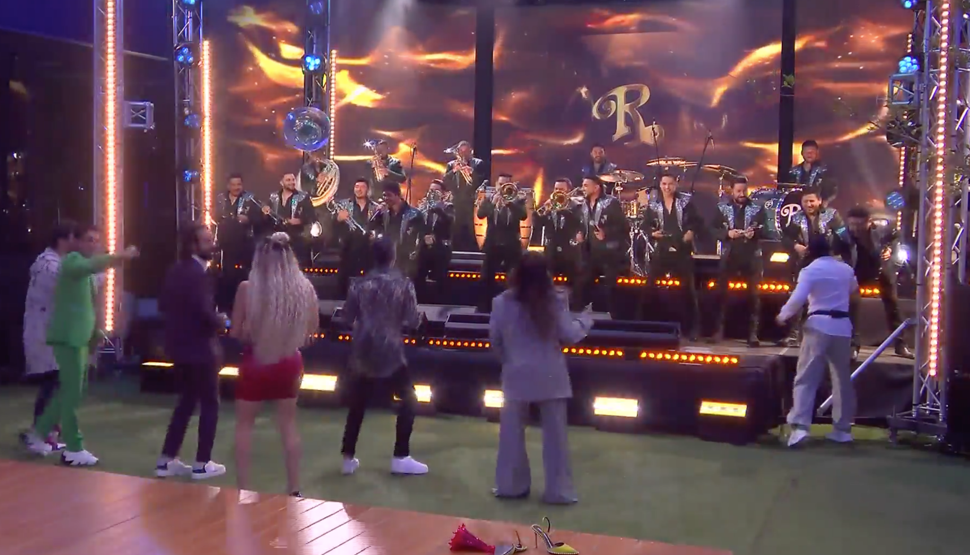 $!Baila y canta el ‘Team Infierno’ al ritmo de Banda El Recodo