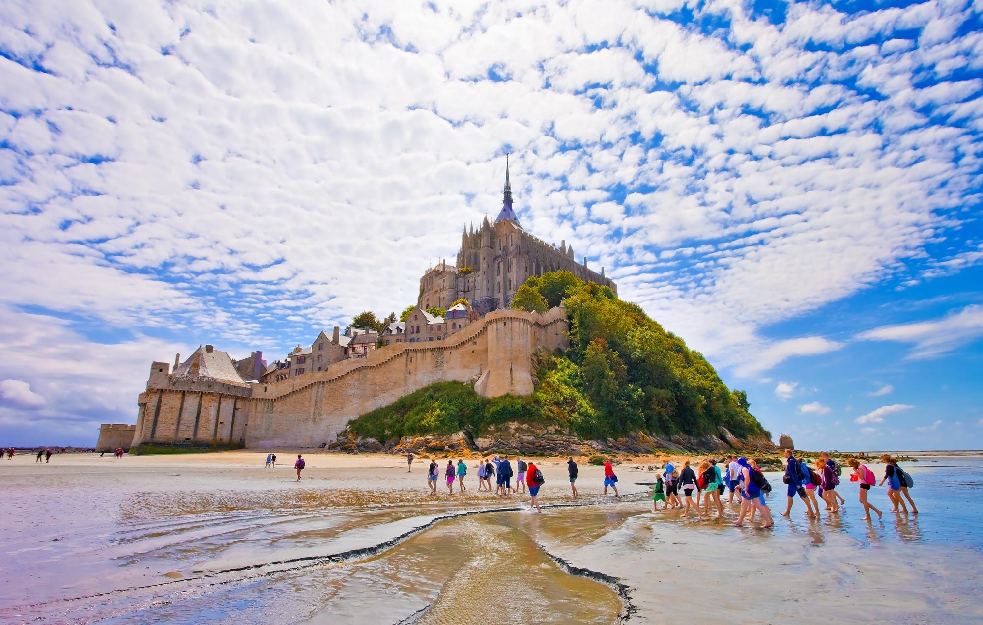 $!Marea baja en Mont Saint Michel.