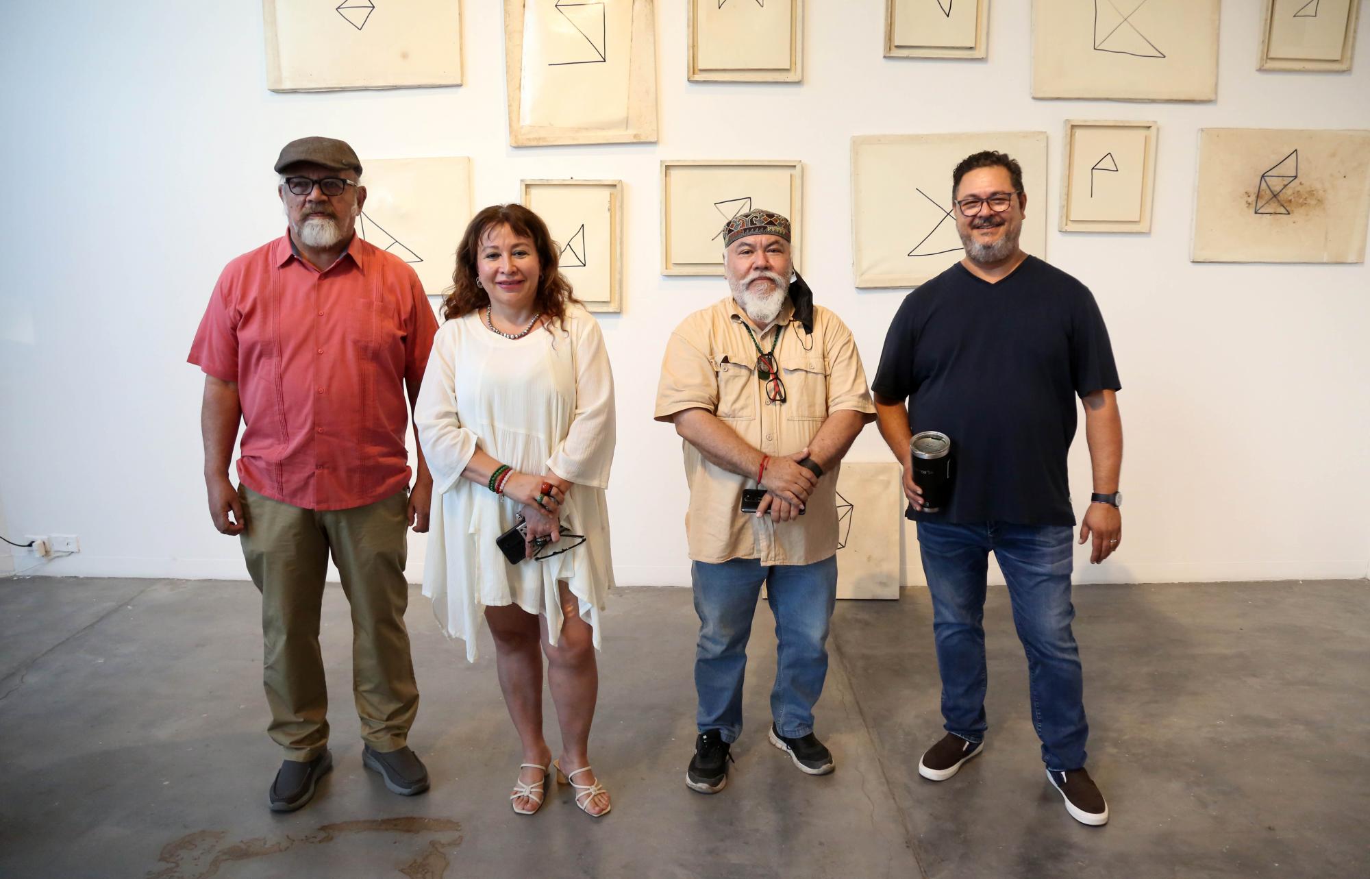 $!El artista acompañado de Rodolfo Arriaga, Margarita Félix y Luis Landeros Cano.