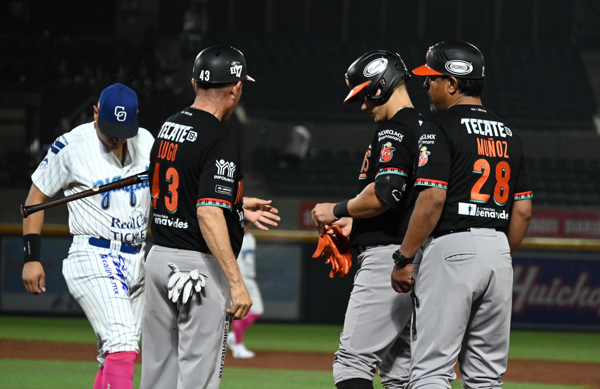 $!En gran duelo de pitcheo se empata la serie entre Yaquis y Naranjeros