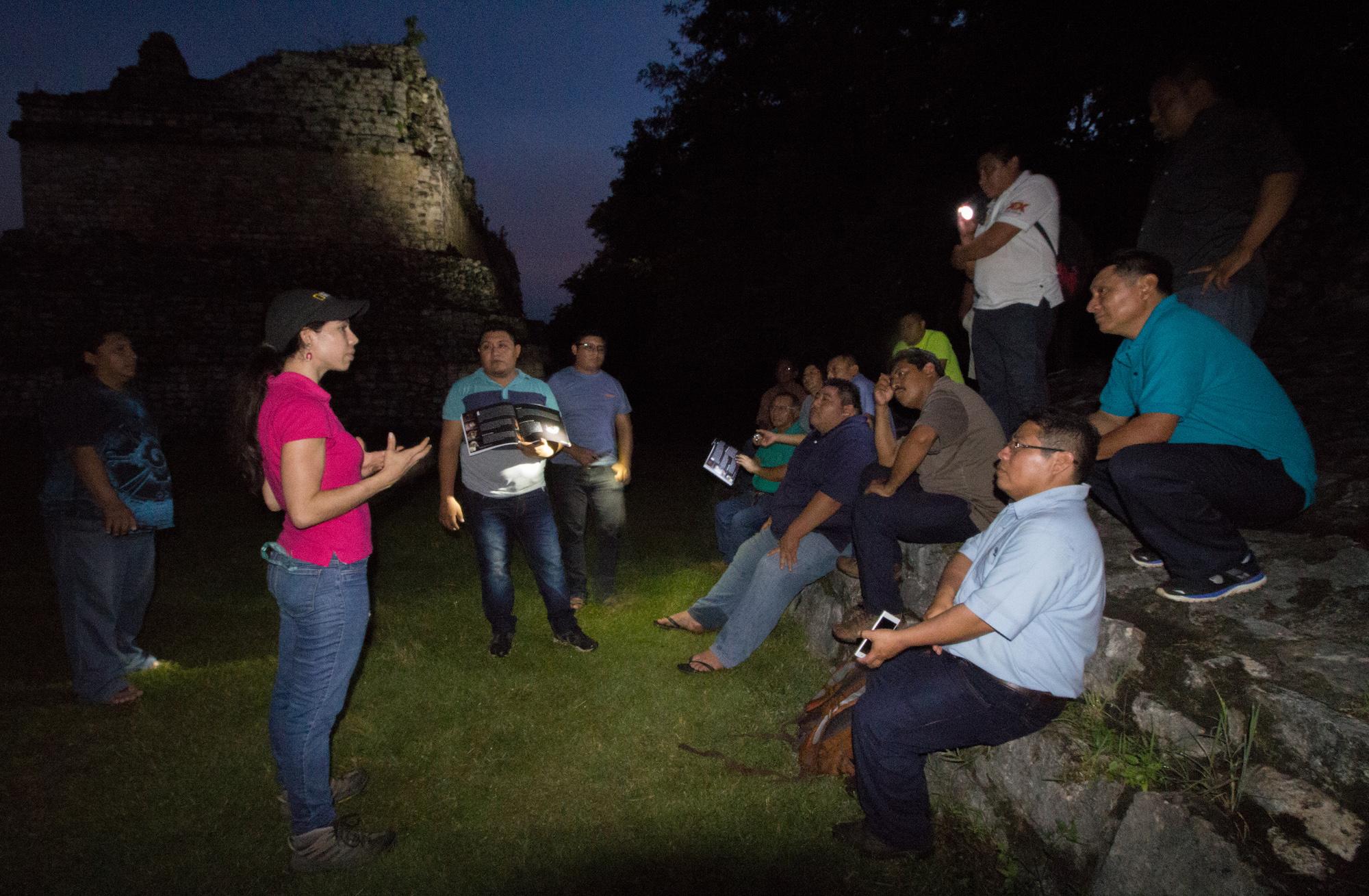 $!Taller de murciélagos con los guías turísticos de Ek’Balam.