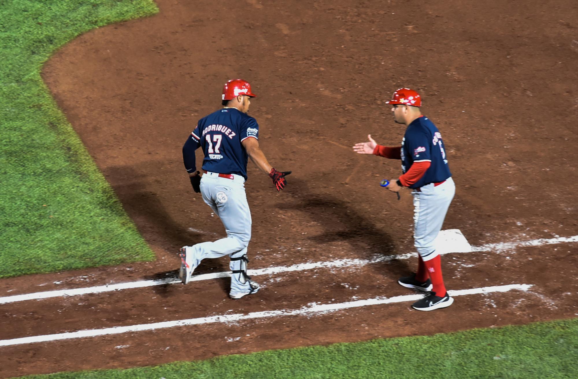 $!Con rally de 5 carreras, Águilas de Mexicali empareja la serie ante Yaquis