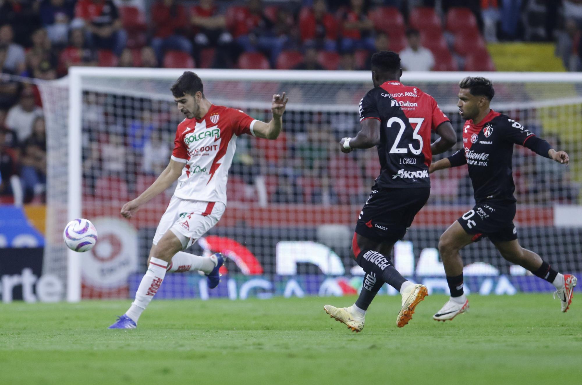 $!¡Igual de malos! Atlas y Necaxa empatan sin goles