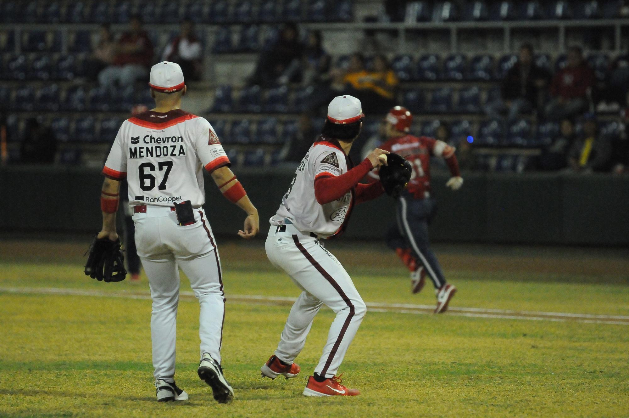 $!Los Águilas vuelan con la serie de Navojoa