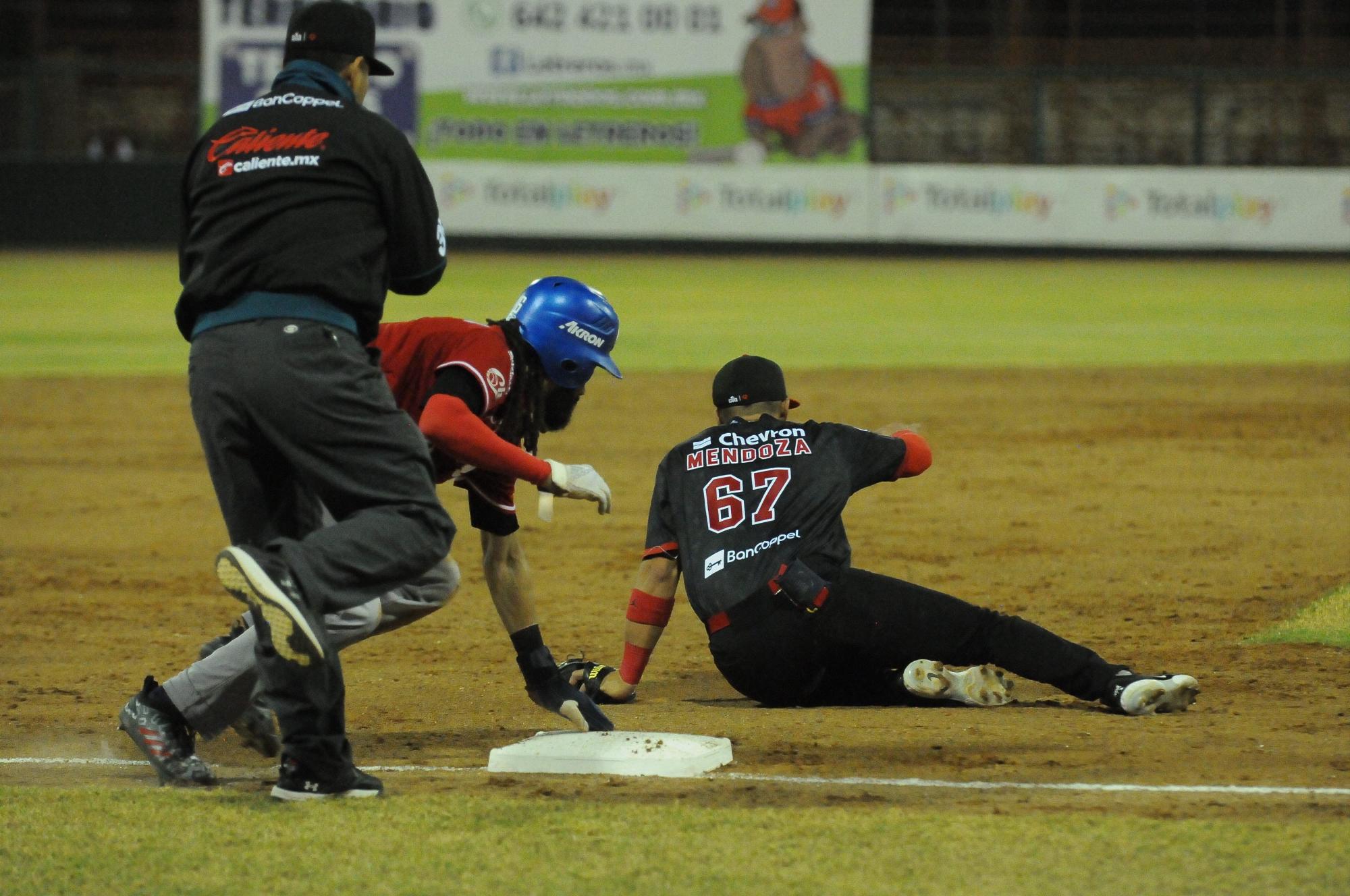 $!Charros gana la serie a Mayos al imponerse por 5-2