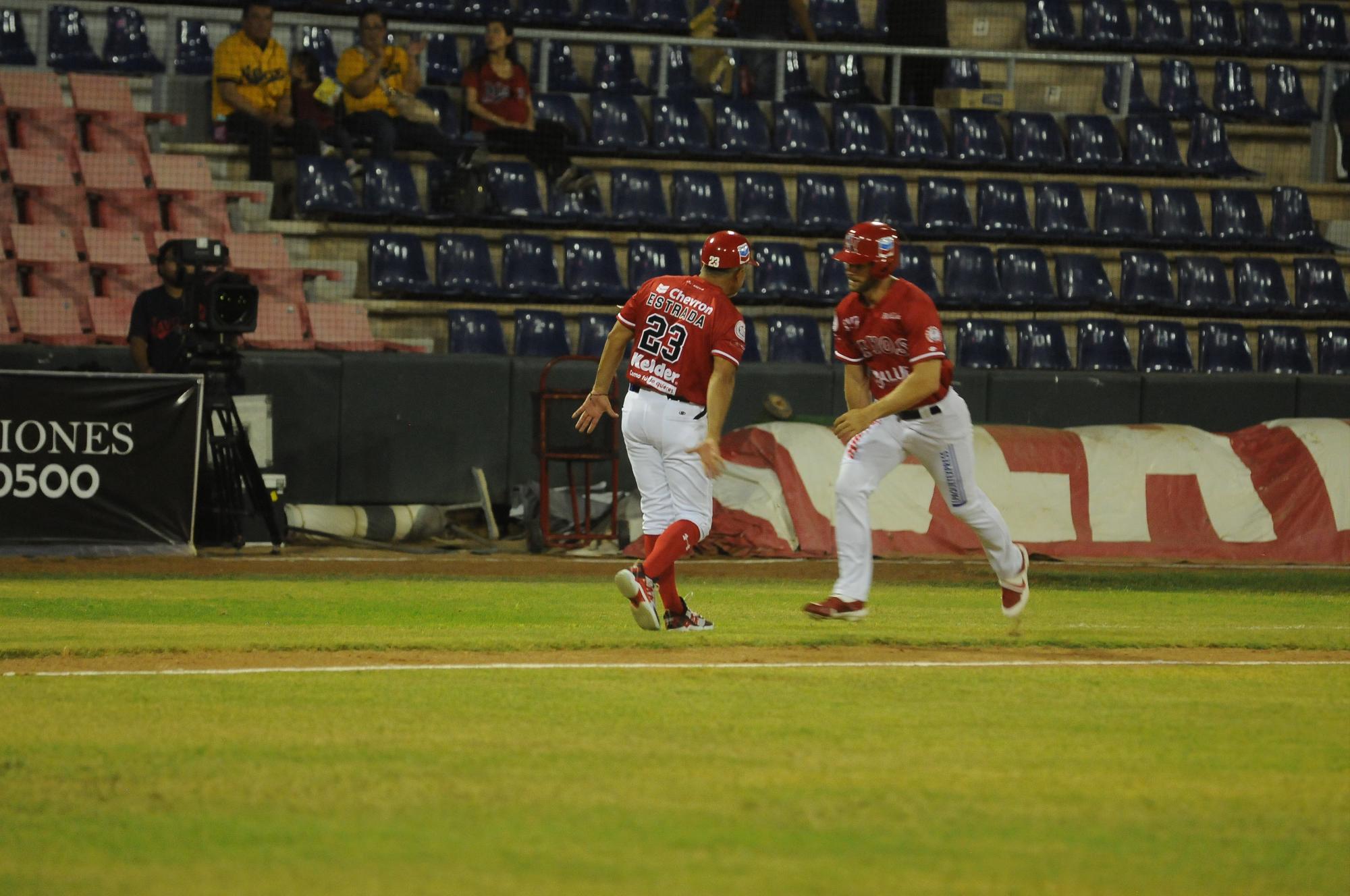 $!A Venados no le alcanza la reacción y cae en Navojoa