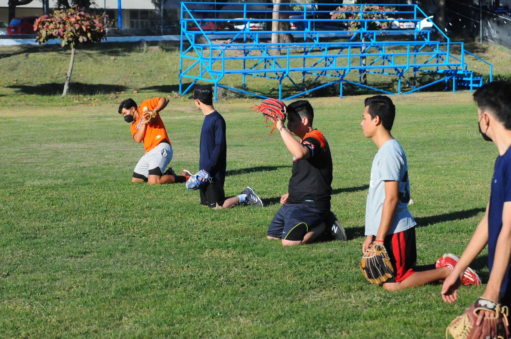 $!Selección mayor de beisbol de la UAS intensifica su preparación rumbo a Universiada Regional