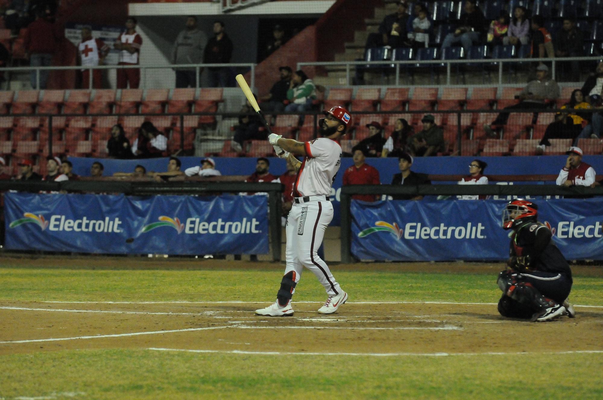 $!Bradley y Juárez guían a Mayos a la victoria ante Águilas