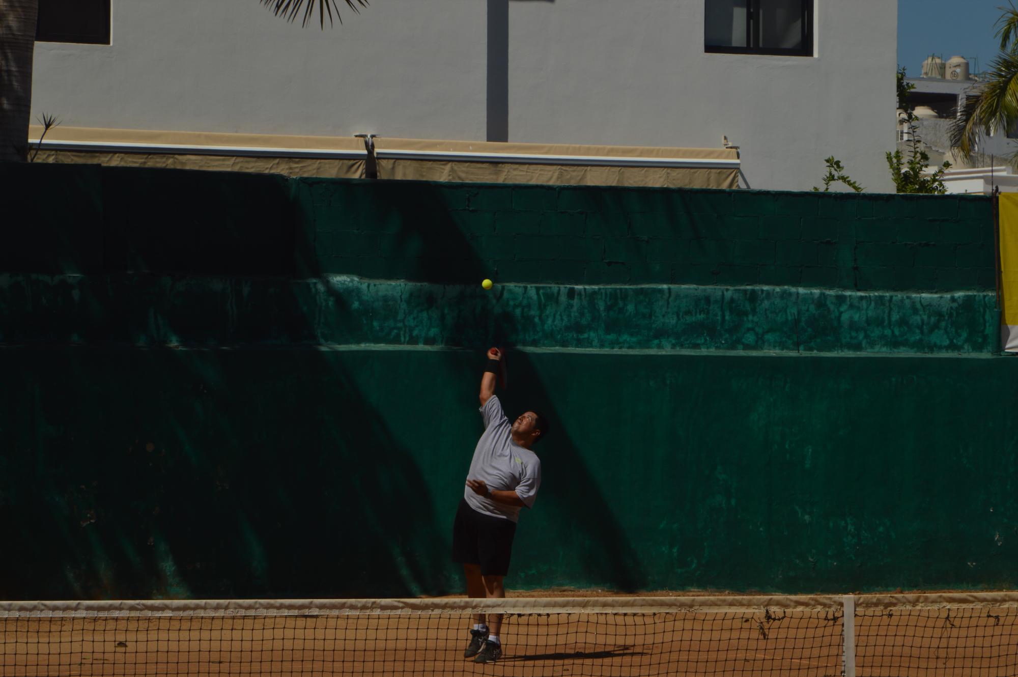 $!Becerra y Dodson sacan categoría en Torneo de Tenis Nancy Grimes