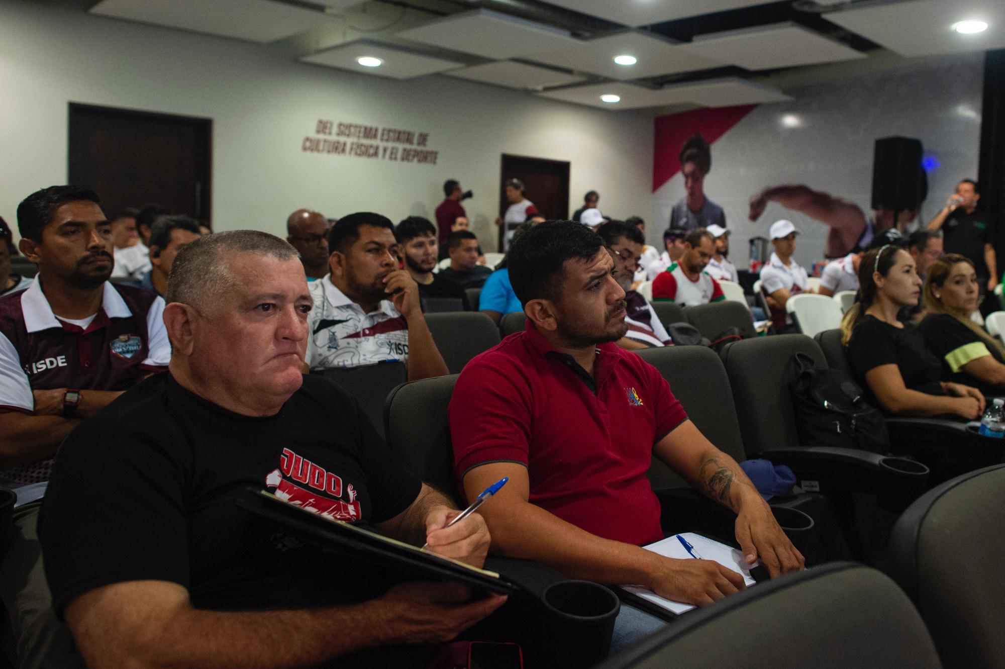 $!Capacitan a entrenadores sinaloenses para Nacionales Conade 2025