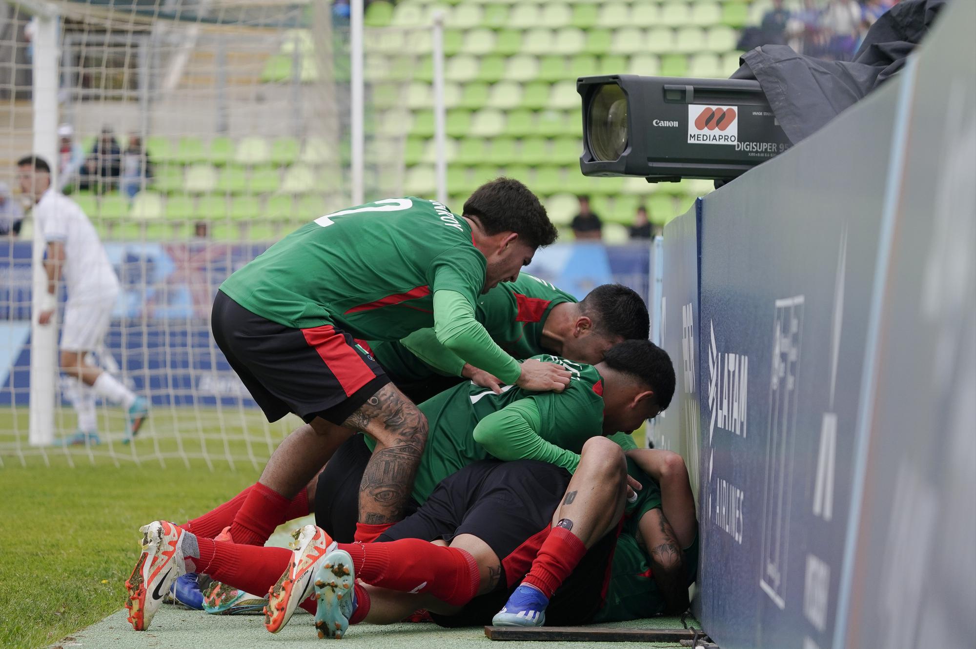 $!Sinaloense Jordan Carrillo, clave en el triunfo de México ante Uruguay