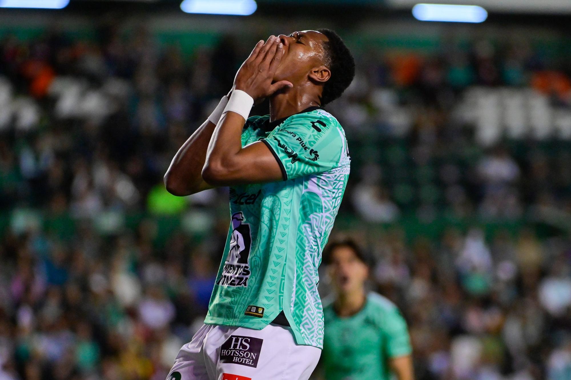 $!Pese a gran actuación del portero Antony Silva, León derrota al Puebla