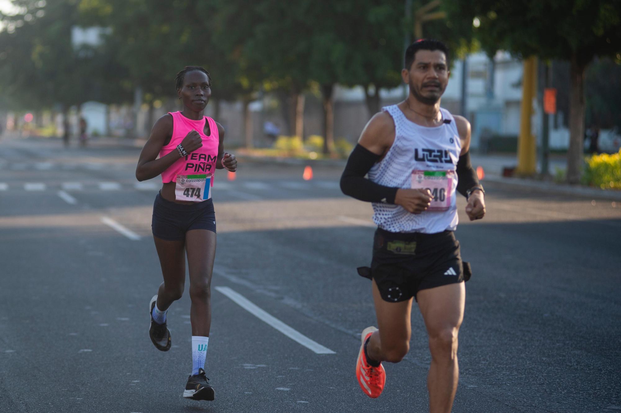 $!Keniatas dominan primer Medio Maratón de Gobierno del Estado