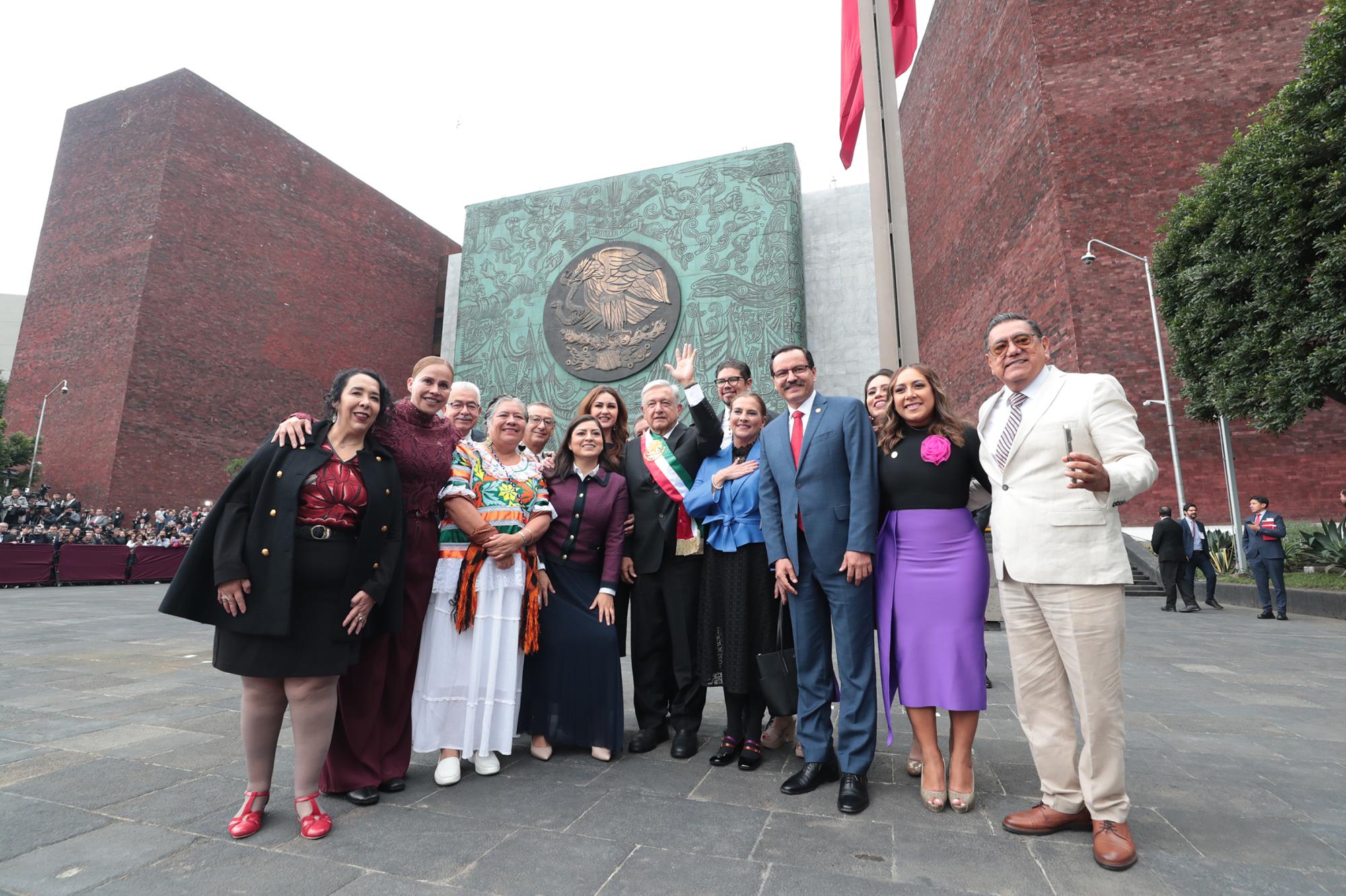 $!AMLO y Sheinbaum arriban a San Lázaro para el cambio del Poder Ejecutivo Federal