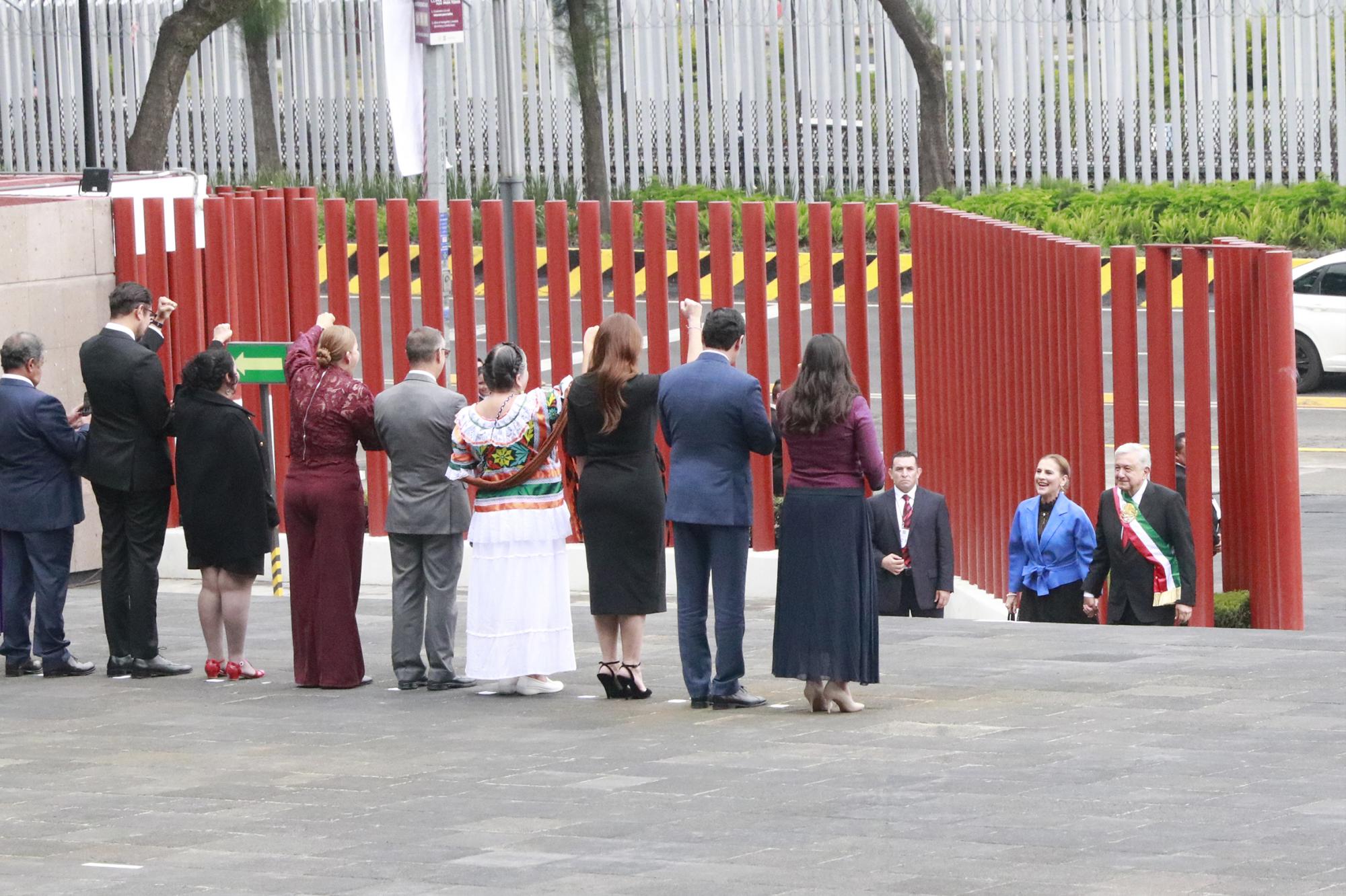 $!AMLO y Sheinbaum arriban a San Lázaro para el cambio del Poder Ejecutivo Federal