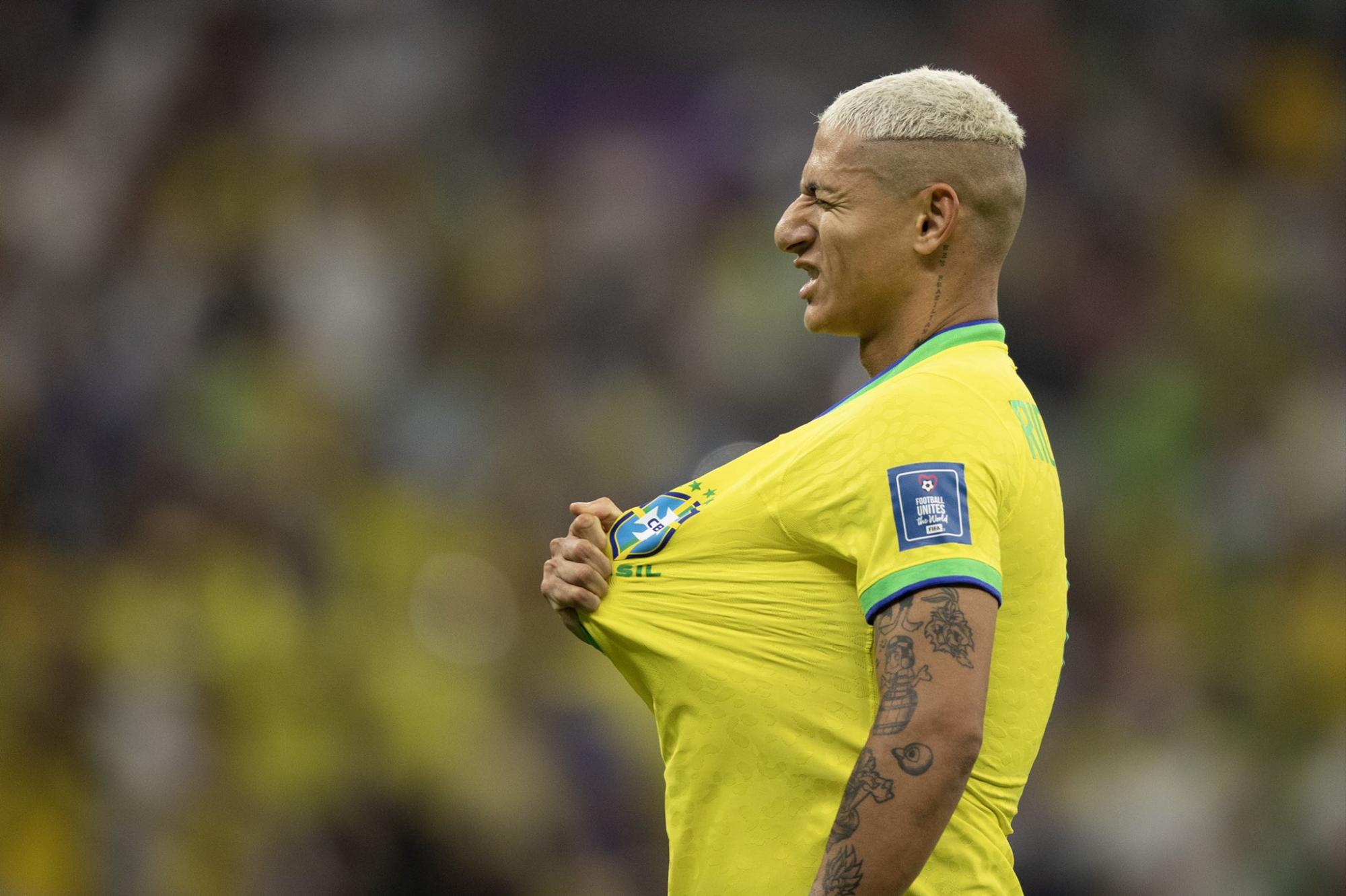 $!Brasil rompe cerrojo serbio con doblete de Richarlison y gana 2-0