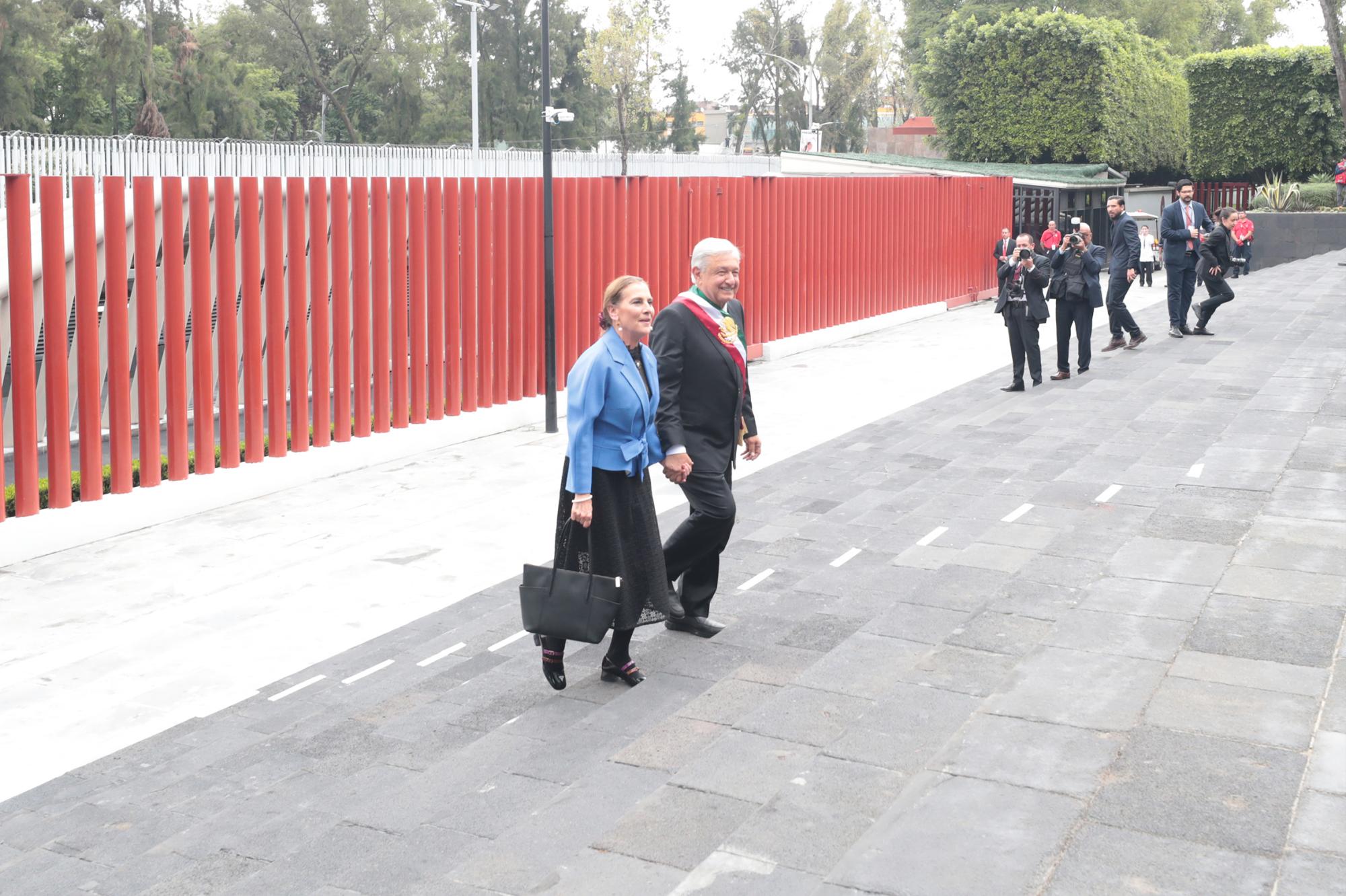 $!AMLO y Sheinbaum arriban a San Lázaro para el cambio del Poder Ejecutivo Federal